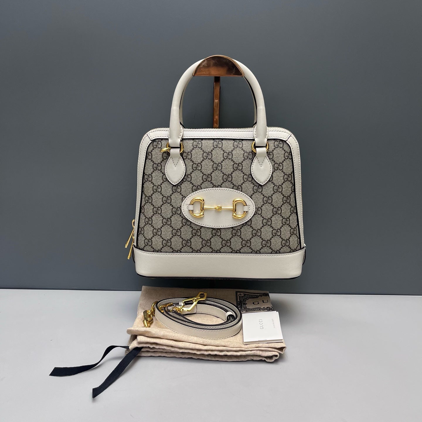 Gucci - 1955 Horsebit Dome Bag - GG Supreme canvas with leather trim - Beige and White - (small)