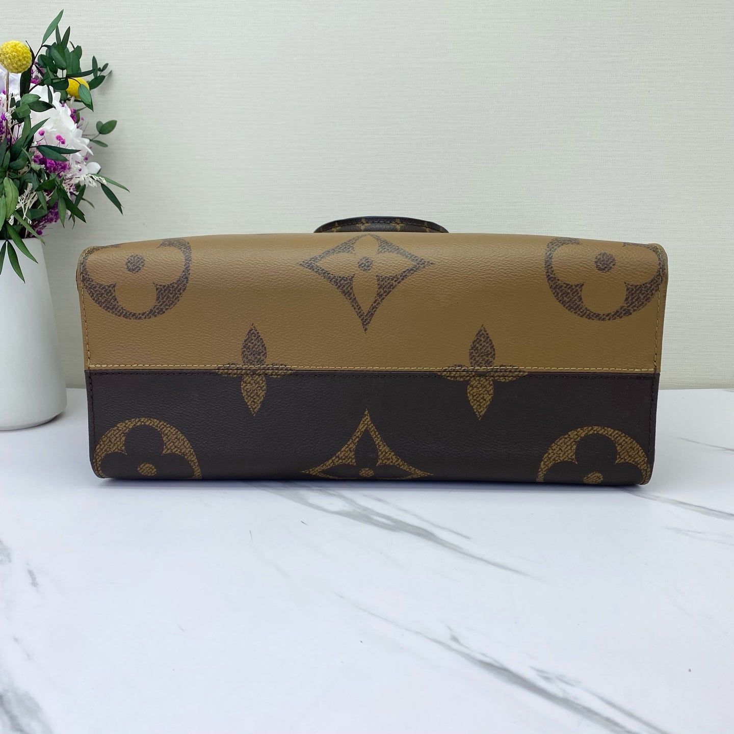 Louis Vuitton - Onthego - Giant Monogram coated canvas with leather trim - Brown - (medium)