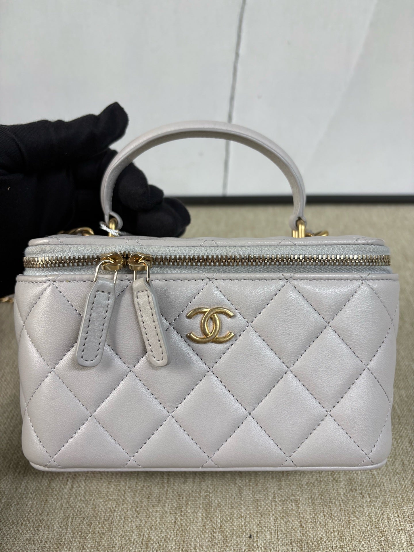Chanel - Vanity Case with Top Handle - Lambskin leather - Grey - (mini)