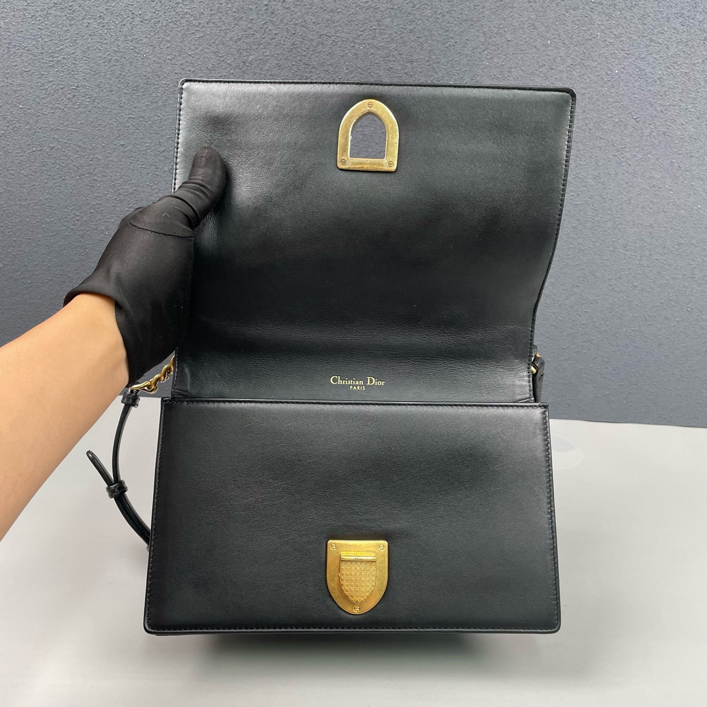 Dior - Diorama Shield Flap Bag - Leather - Black - (medium)