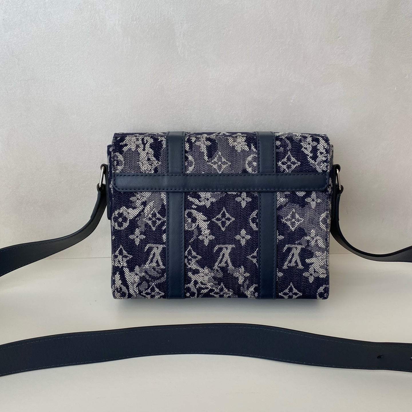 Louis Vuitton - Trunk Tapestry Messenger - Denim - Jeans with leather trim - Navy - (medium)