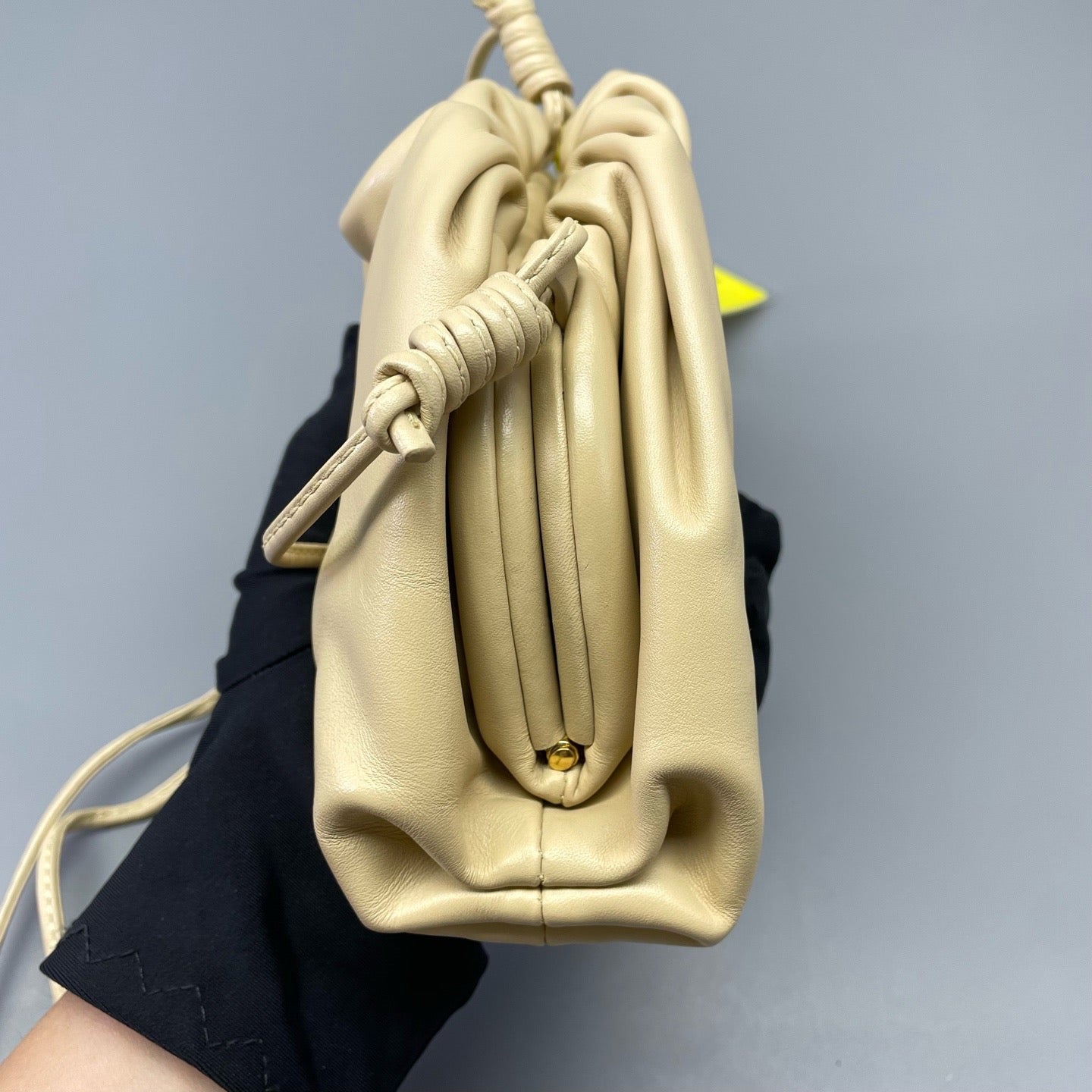 Bottega Veneta - The Pouch (Cloud Bag) - Leather - Beige - (mini)