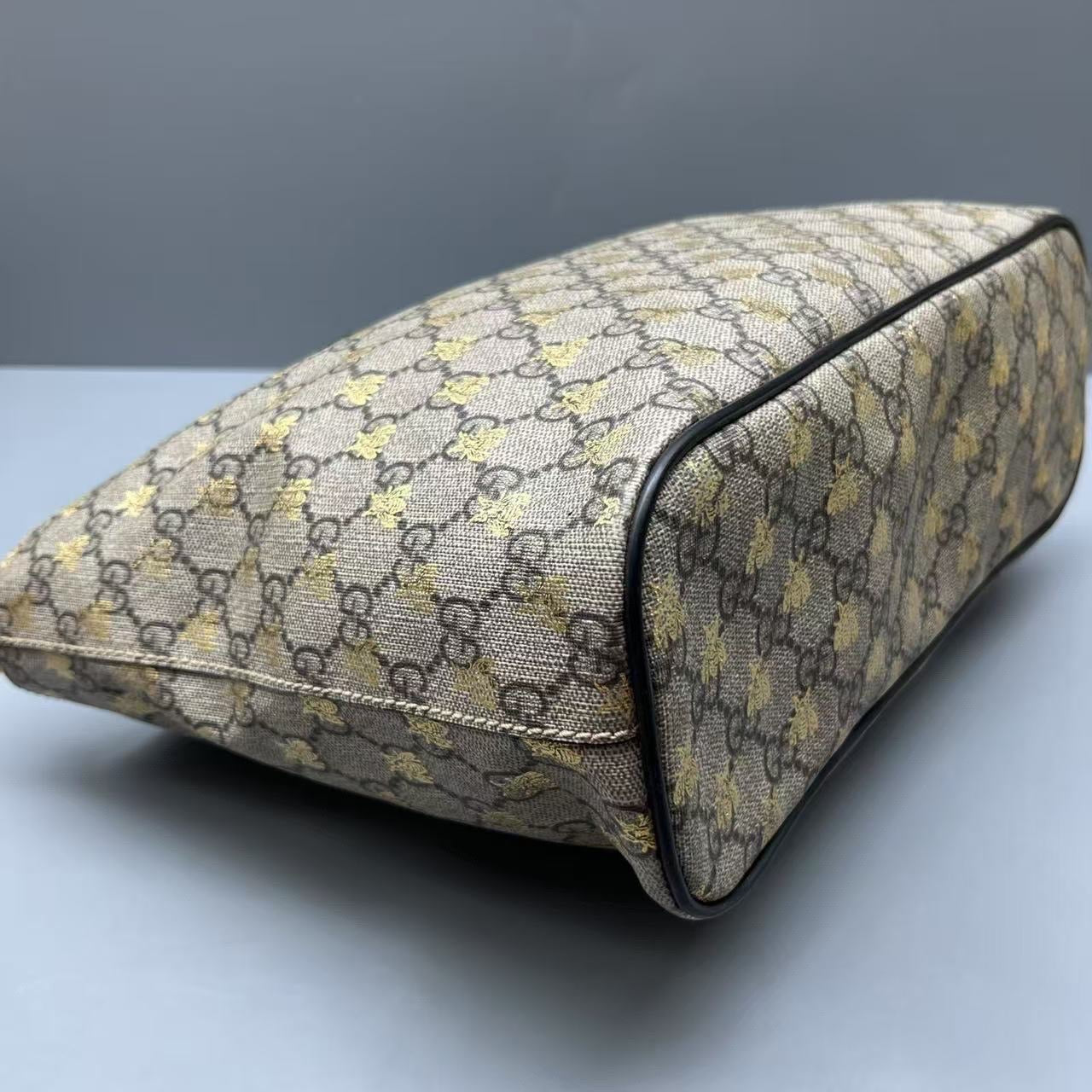 Gucci - GG Supreme Bee Tote Bag - Coated canvas and leather - Beige - (Small)