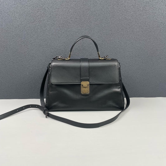 Bottega Veneta - Piazza Messenger Bag - Leather - Black - (medium)