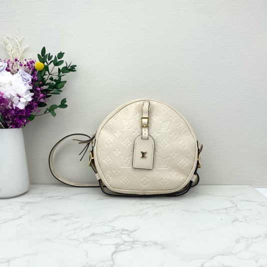 Louis Vuitton - Boite Chapeau Souple - Monogram Empreinte leather - Cream - (medium)