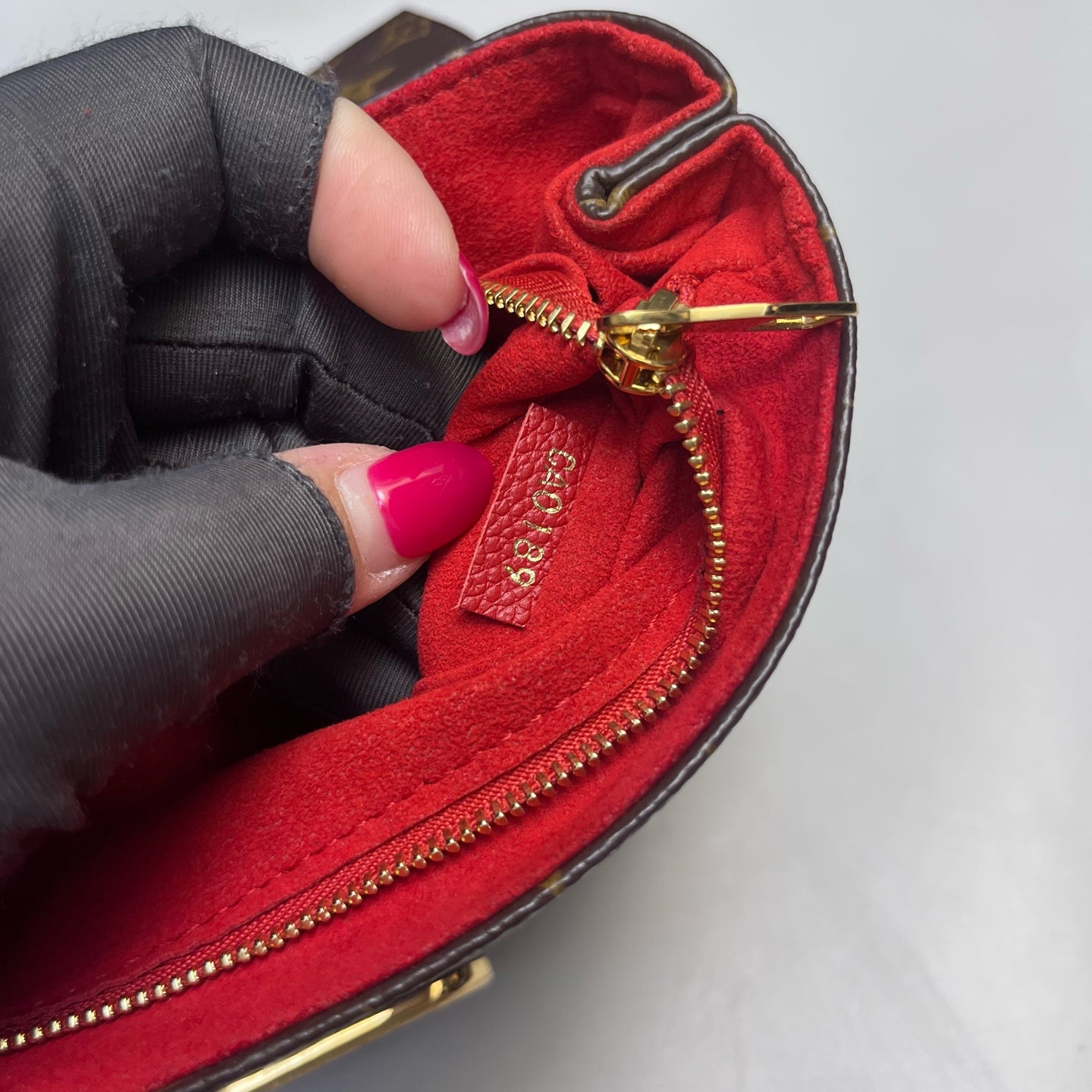 Louis Vuitton - Saint Placide - Monogram canvas and grained leather - Brown and Red with Gold-Tone Hardware - (Medium)