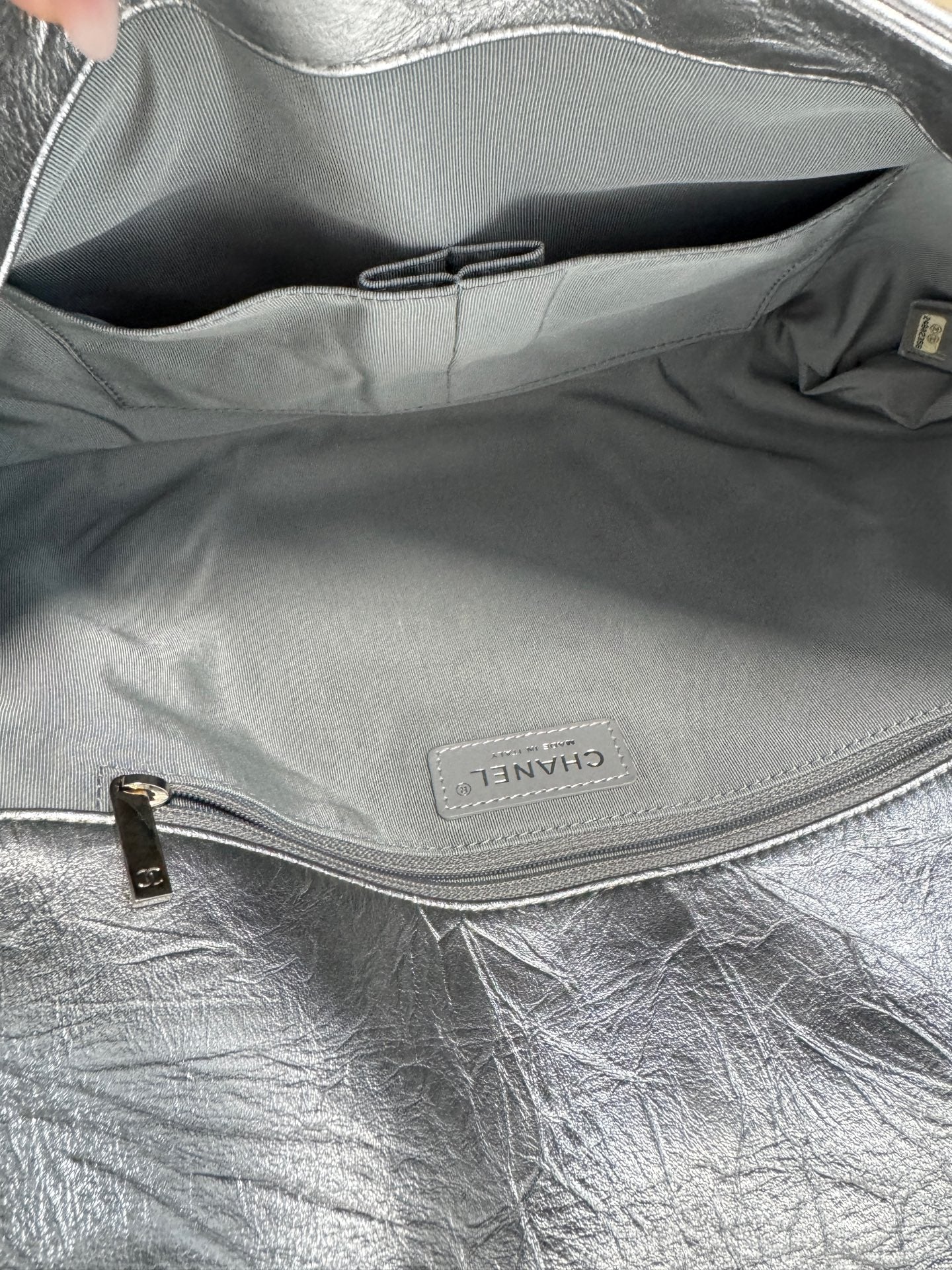 Chanel - Large Flap Bag - Aged calfskin leather - Silver - (Medium)