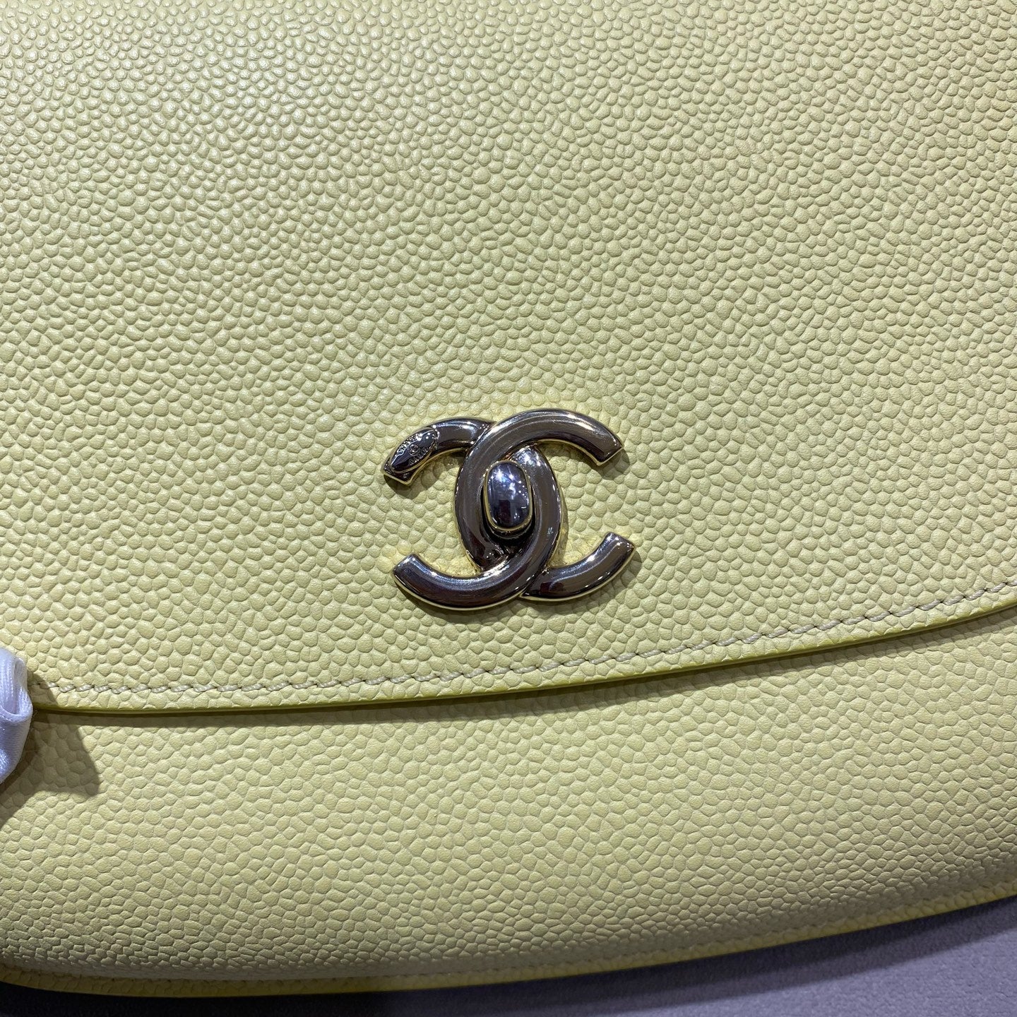 Chanel - Mini Chain Flap Bag - Grained calfskin leather - Yellow with Gold-Tone Hardware - (mini)