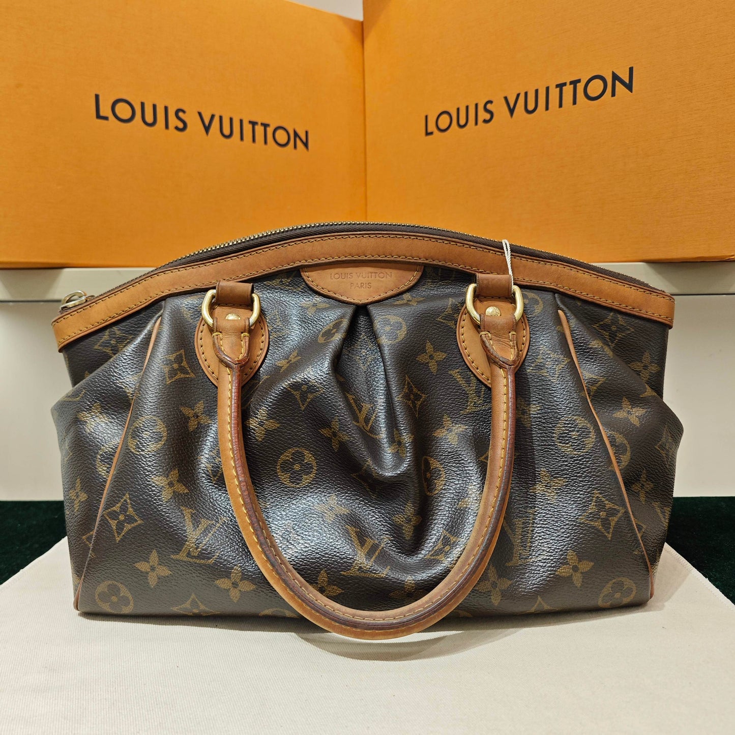 Louis Vuitton - Tivoli PM - Monogram Canvas with Vachetta Leather trim - Brown - (Medium)