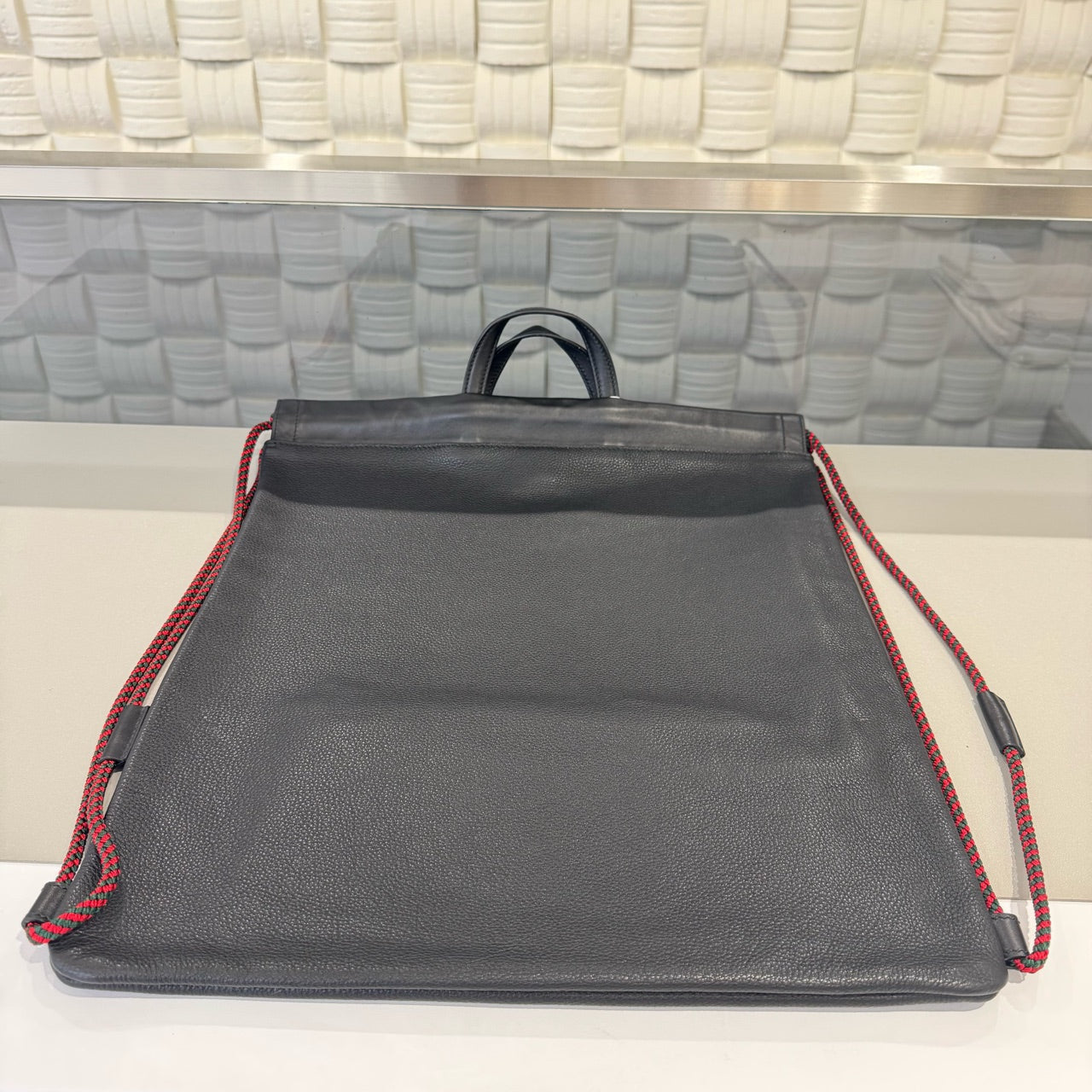 Gucci - All-Leather Drawstring Backpack with Web Logo - Leather - Black - (Large)