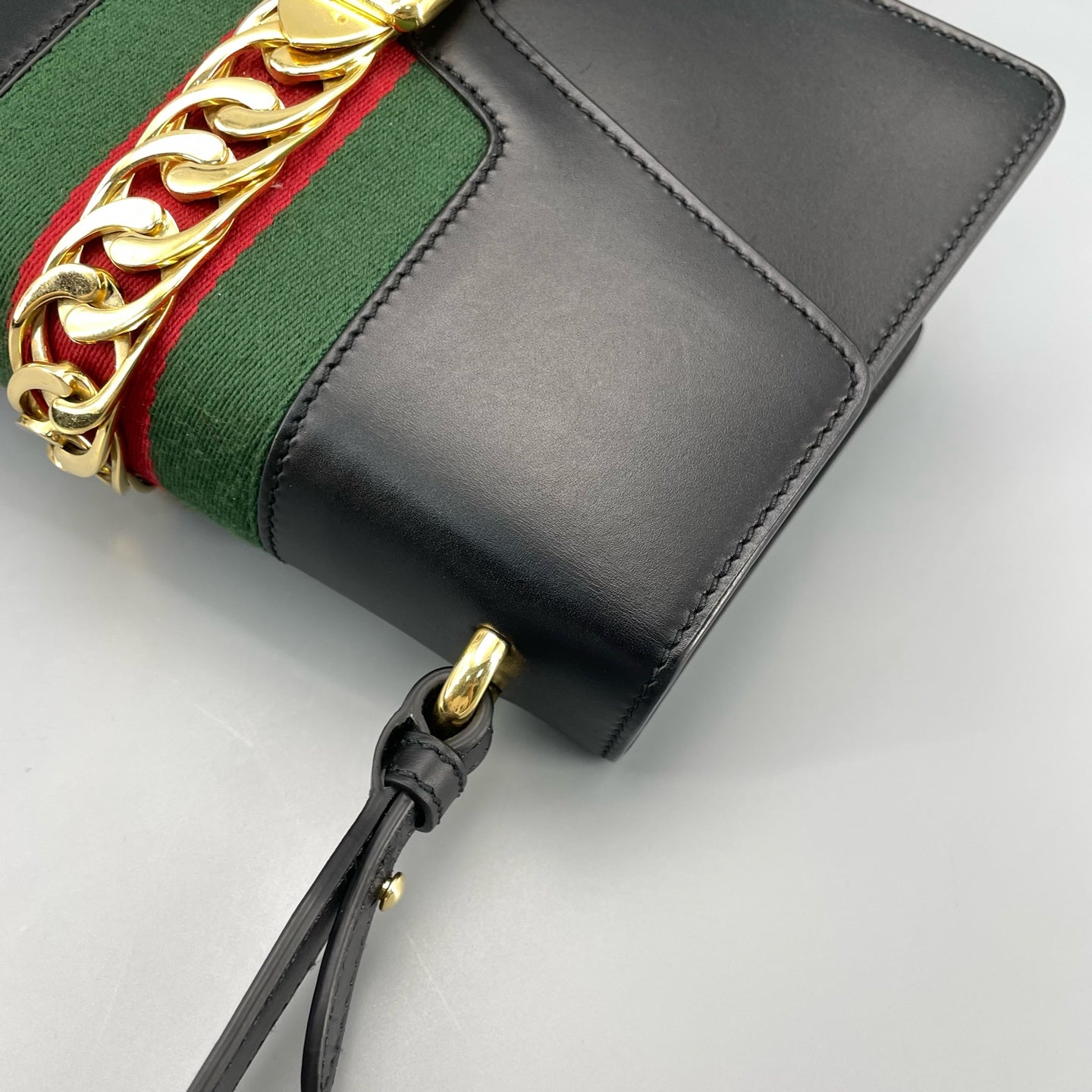 Gucci - Sylvie - Leather - Black - (medium)