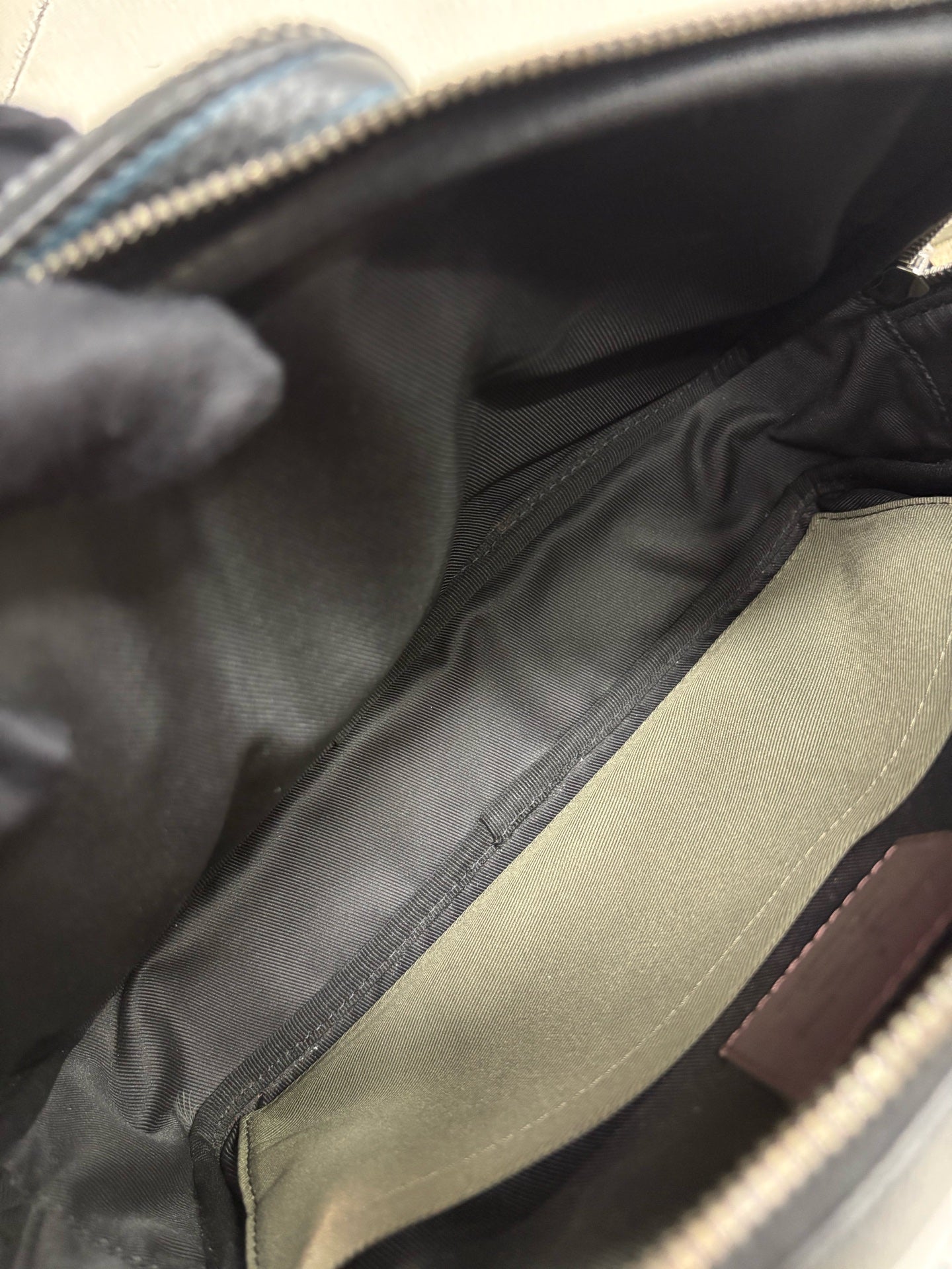Louis Vuitton - Multipocket Messenger Bag - Monogram Eclipse coated canvas and grained leather - Multicolour - (medium)