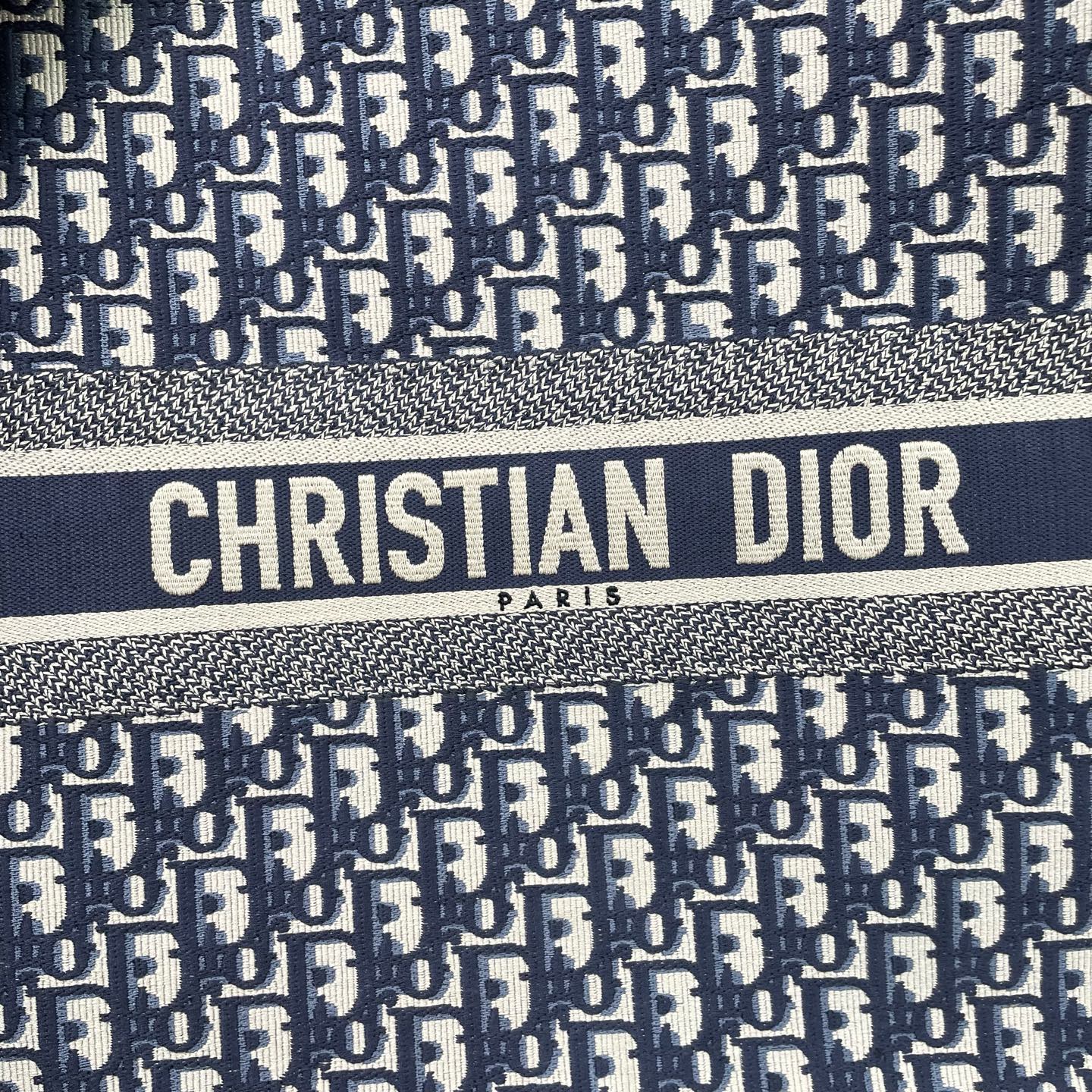 Dior - Book Tote Large - Embroidered Dior Oblique jacquard canvas - Blue - (large)