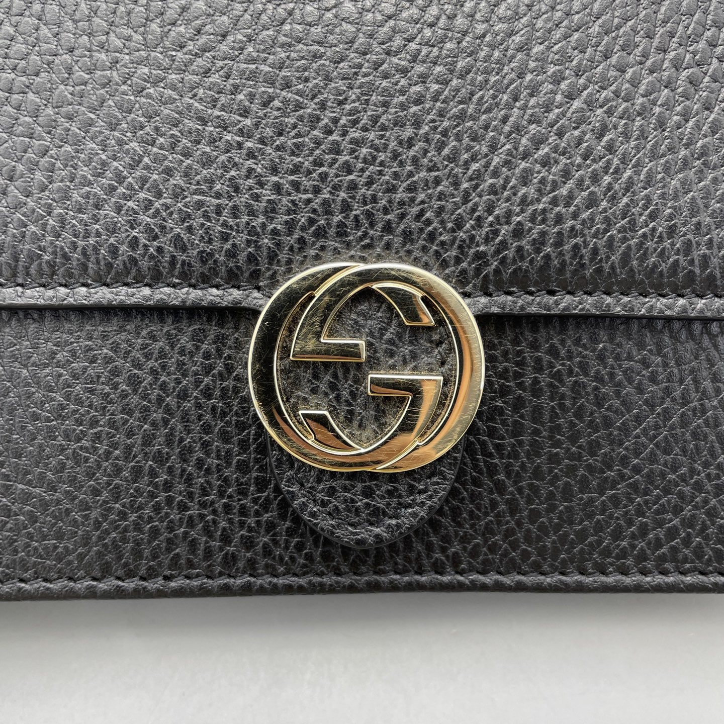 Gucci - Interlocking G Wallet on Chain (WOC) Accordion - Grained leather - Black with Gold-Tone Hardware - (Mini)