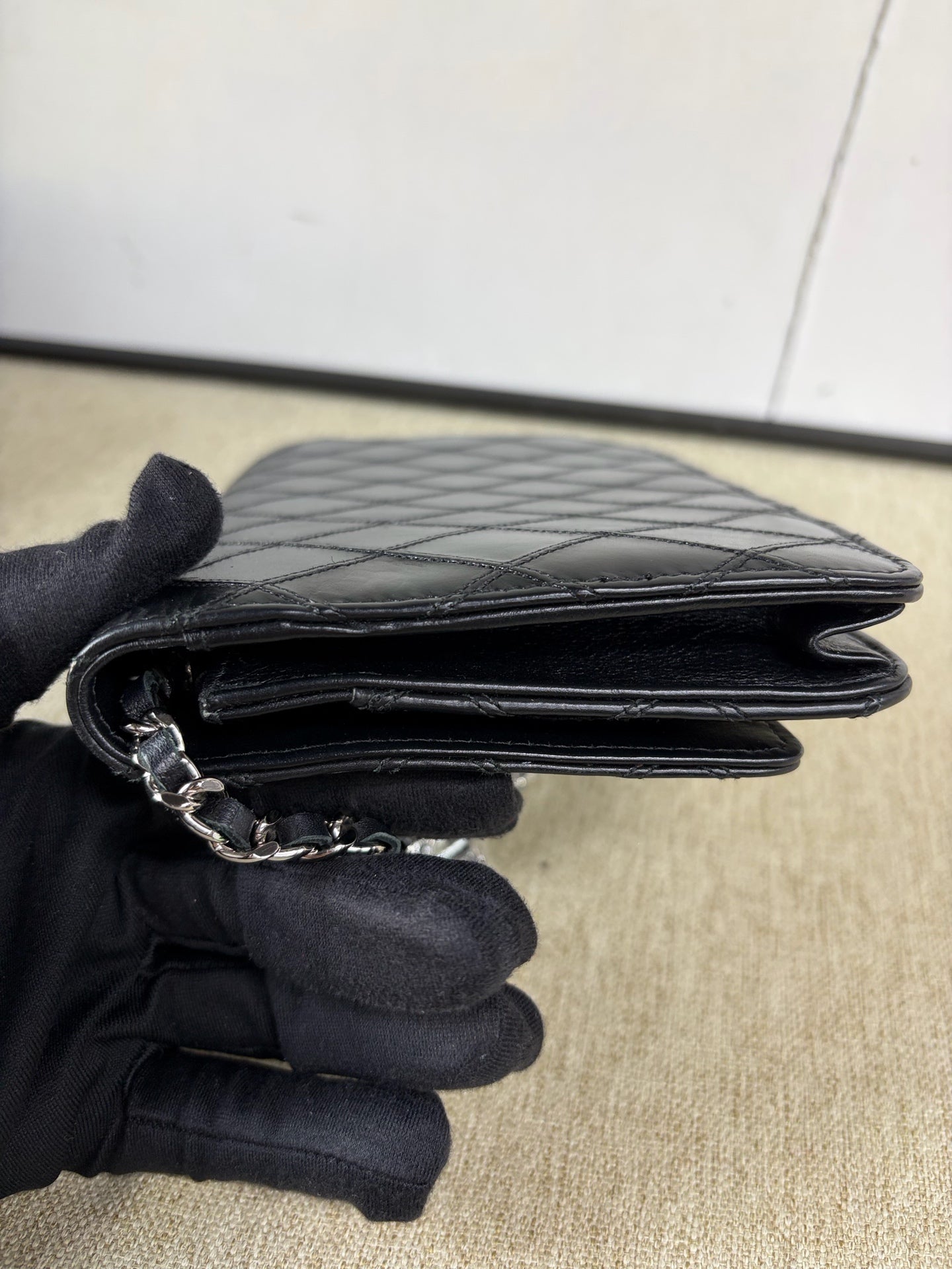 Chanel - WOC (Wallet on Chain) - Outer Stitch - Cowhide leather - Black - (Mini)