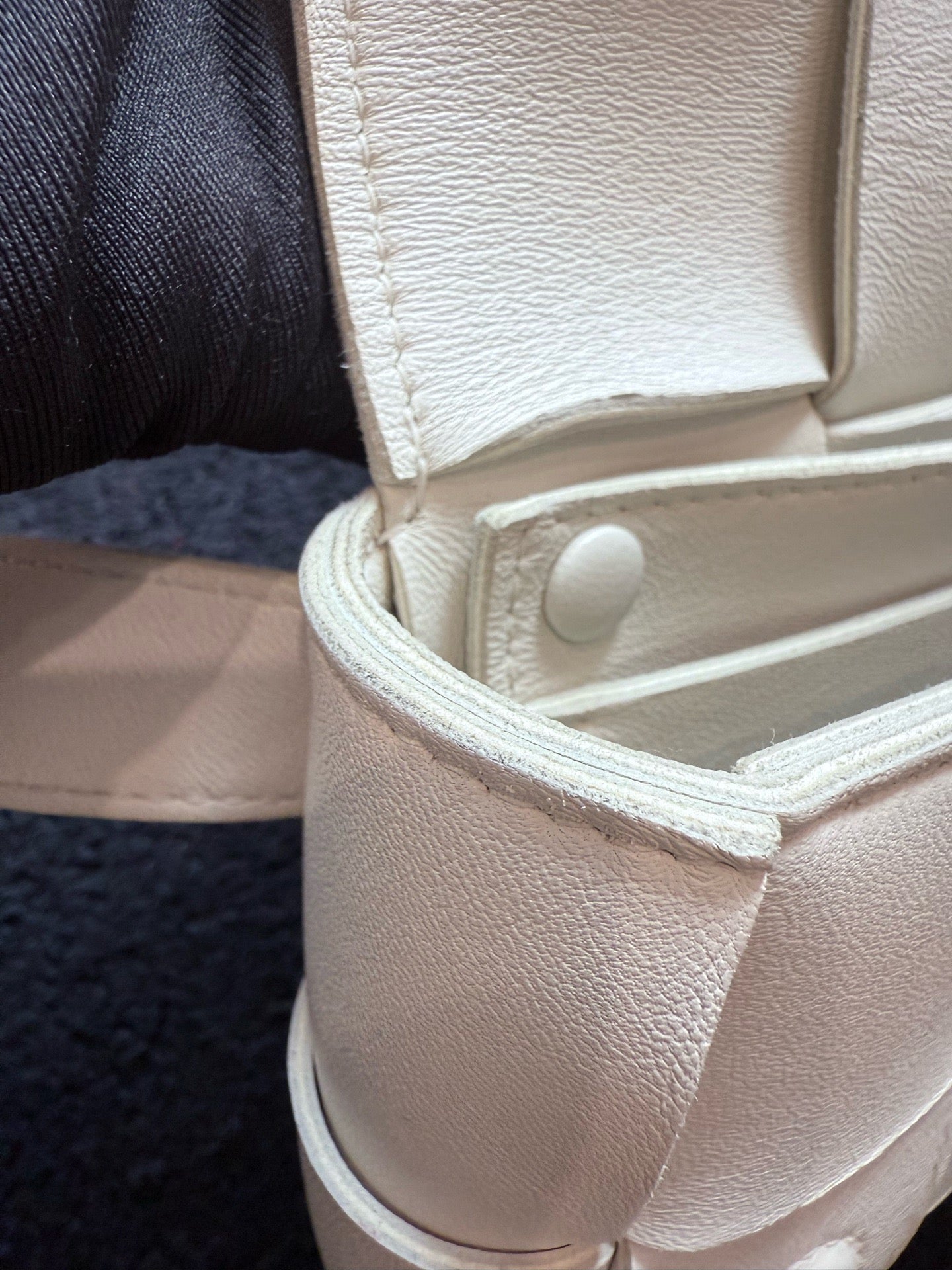 Bottega Veneta - Cassette Belt Bag - Leather - Beige - (mini)