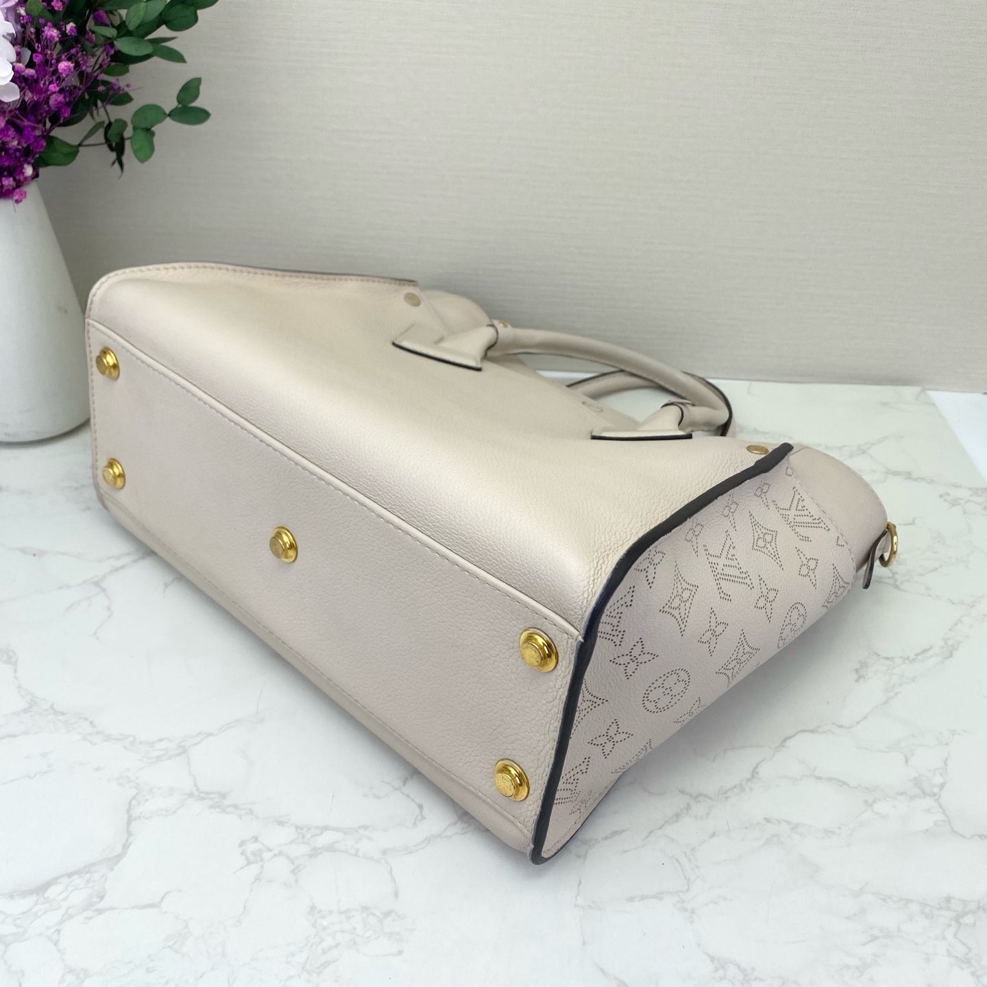Louis Vuitton - On My Side - Leather - Grey - (medium)