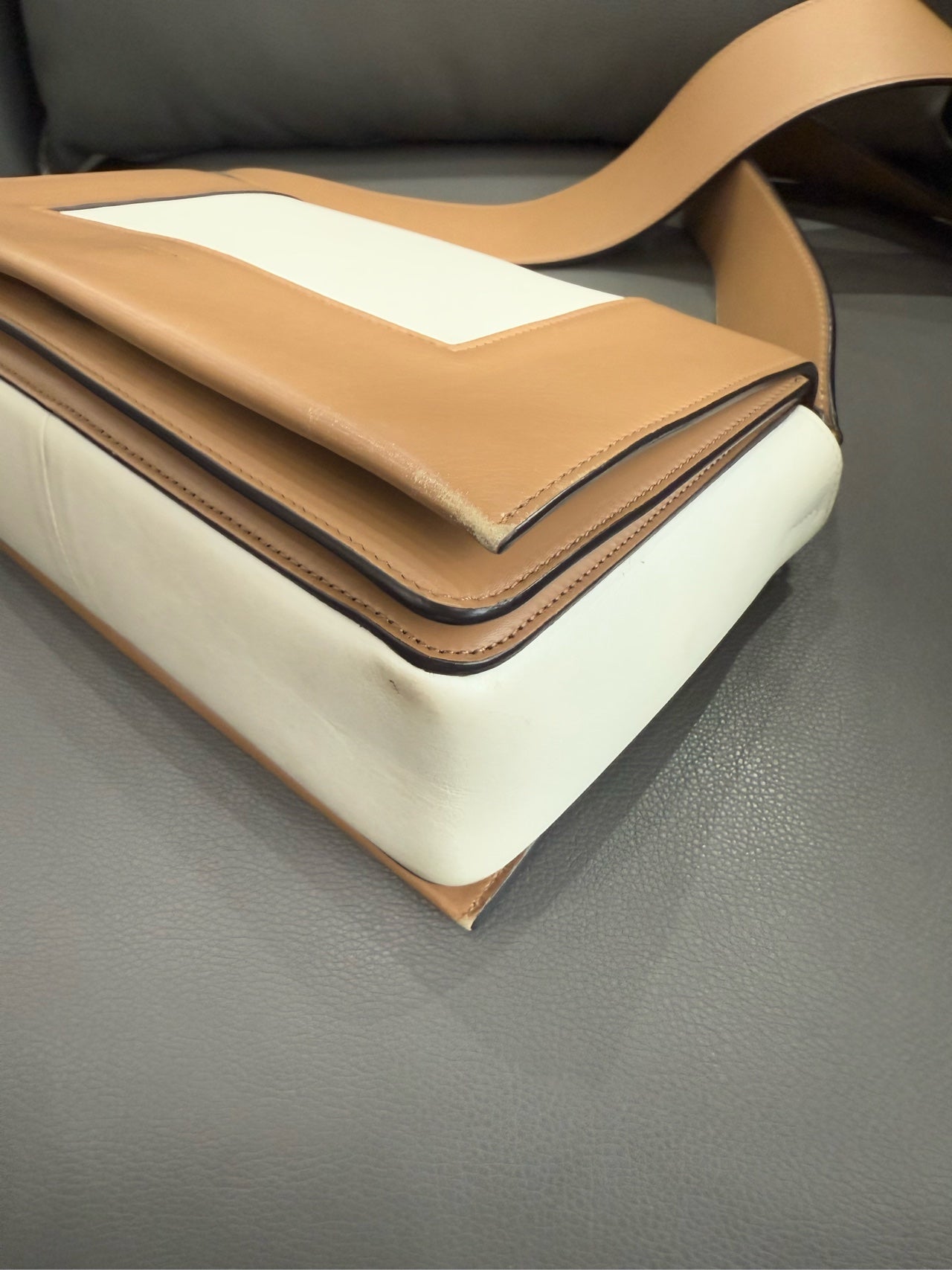 Celine - Frame - Cowhide leather - Beige and White - (medium)