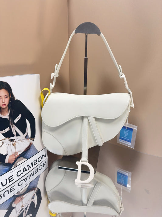 Dior - Saddle Bag - Leather - White - (Medium)