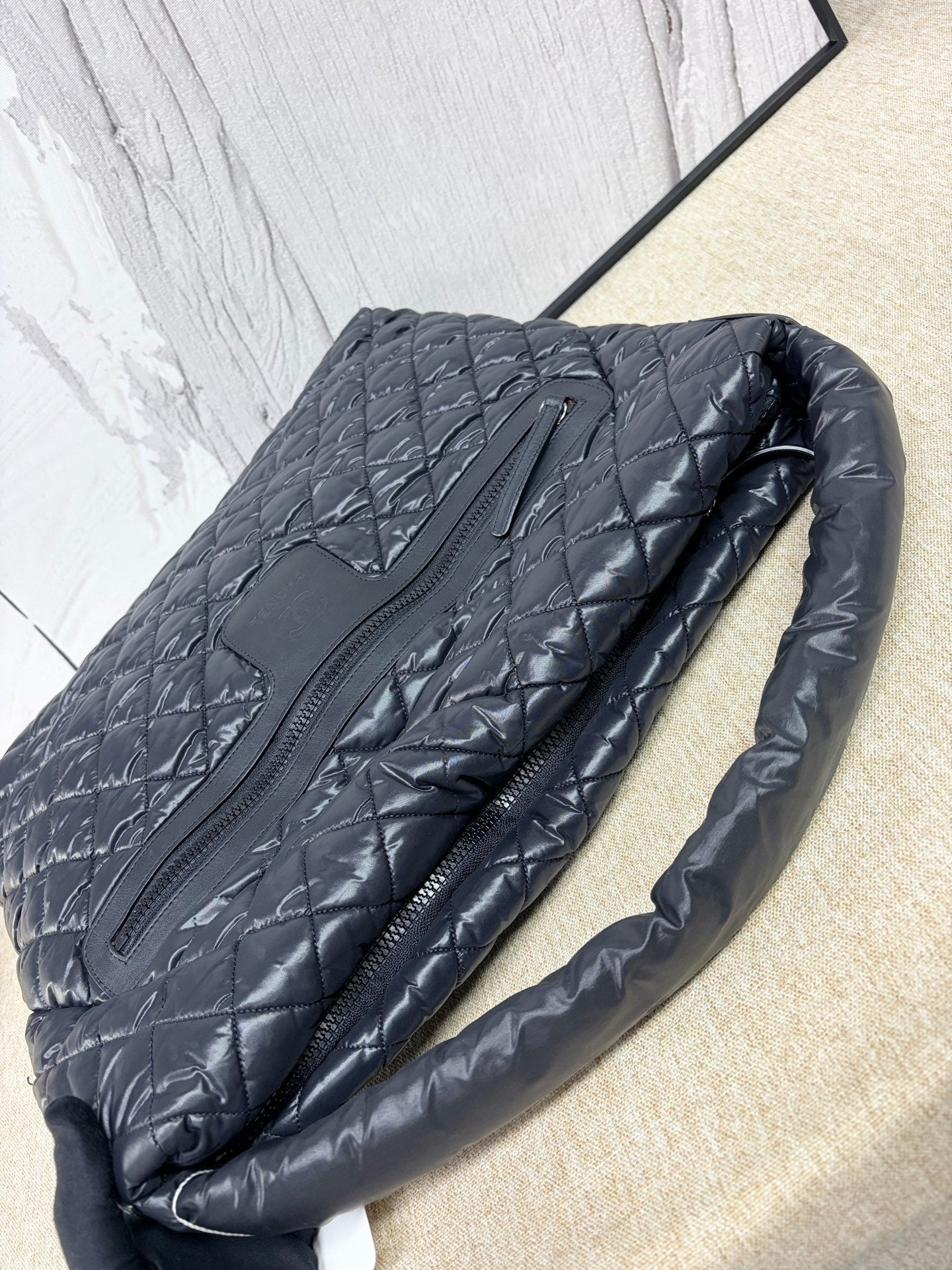 Chanel - Hobo Puffer Bag - High-quality puffer material (likely Polyamide/Nylon) - Black - (Large)