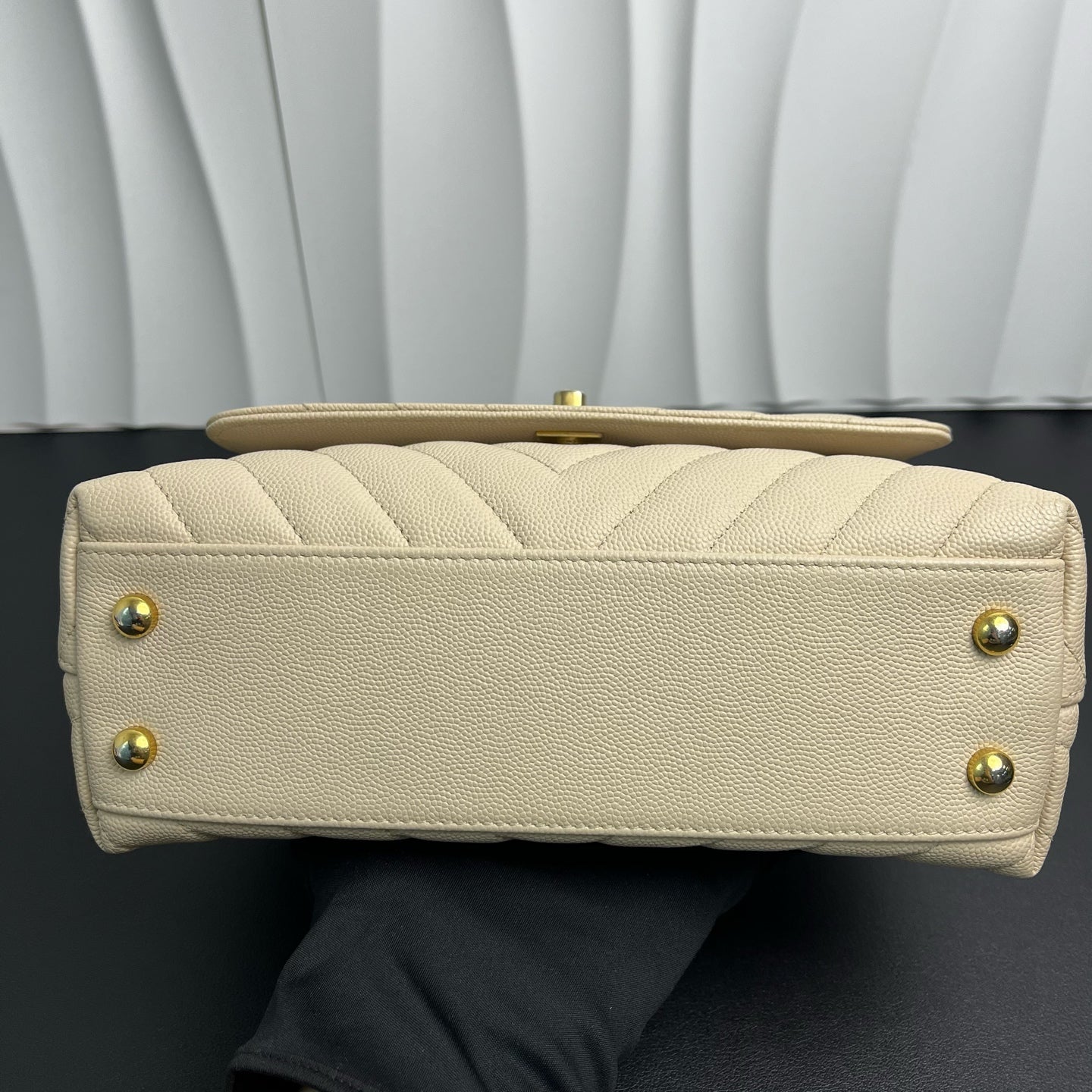 Chanel - Coco Handle Small - Caviar leather with exotic lizard skin handle - Beige - (Small)