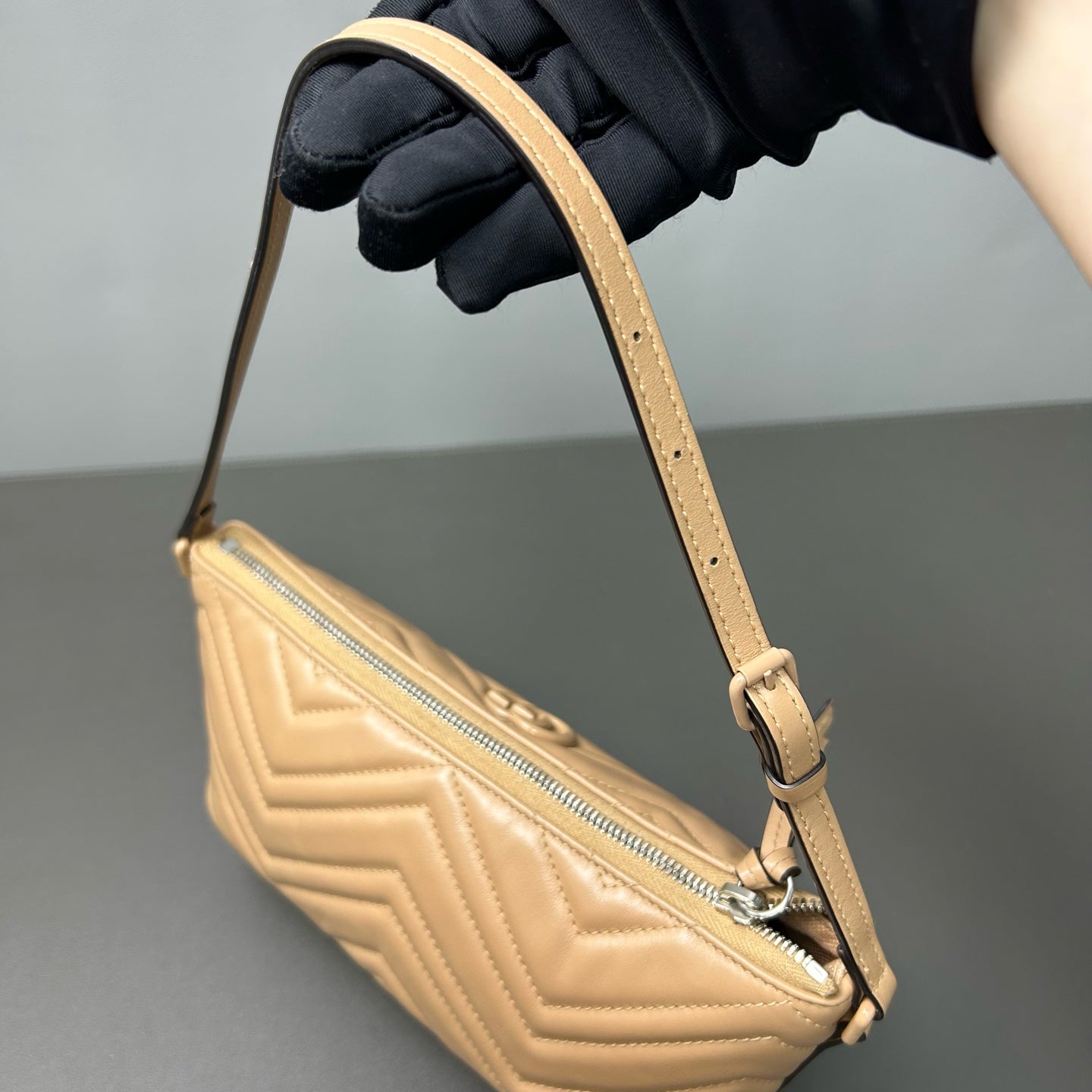 Gucci - GG Marmont Shoulder Bag - Leather - Beige - (Small)