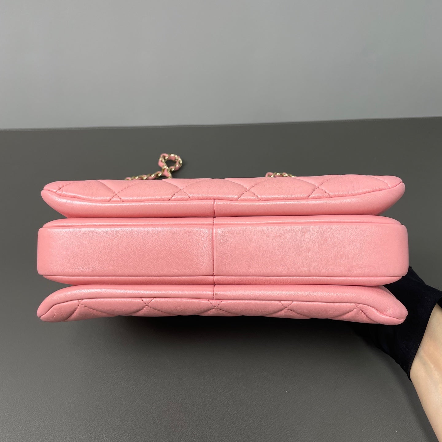 Chanel - Trendy CC - Quilted lambskin leather - Pink with Gold-Tone Hardware - (medium)