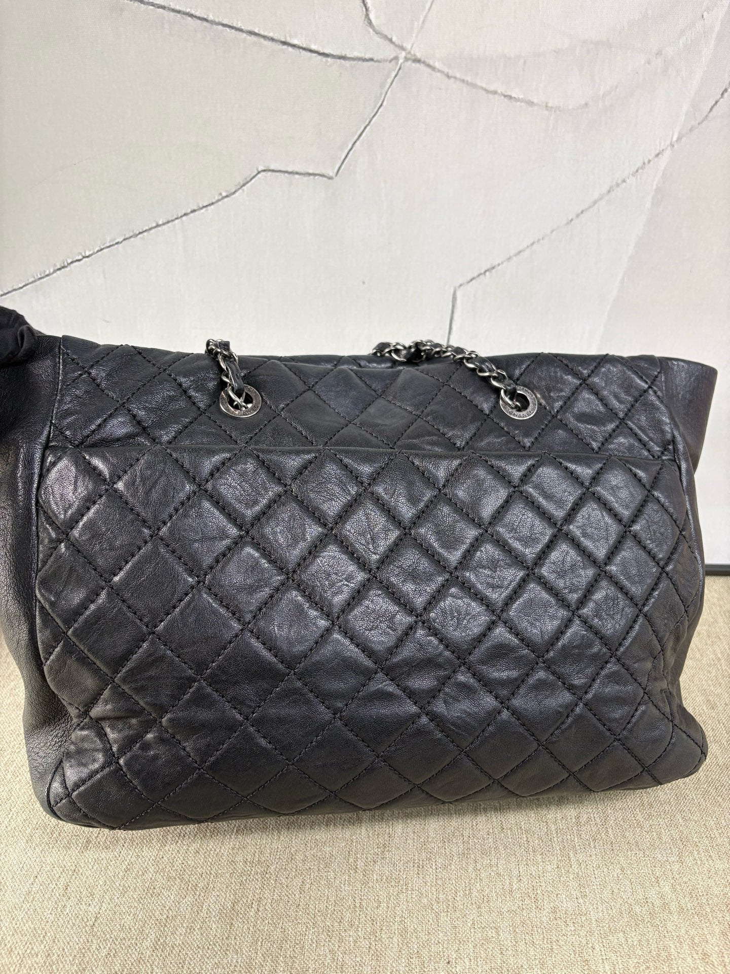 Chanel - Quilted Flap Tote Bag - Aged calfskin leather - Black - (Large)