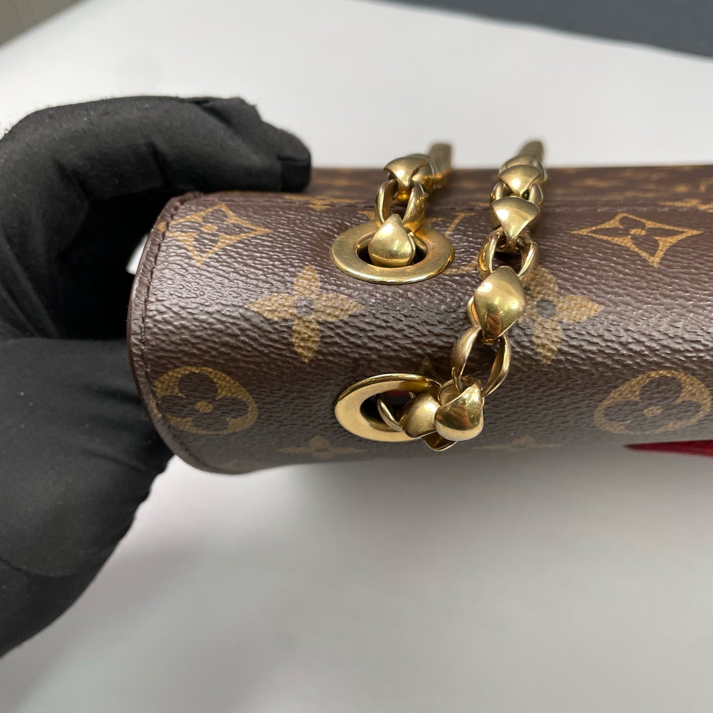 Louis Vuitton - Victoria Chain Bag - Monogram coated canvas with red grained leather trim - Brown with Red accents - (medium)