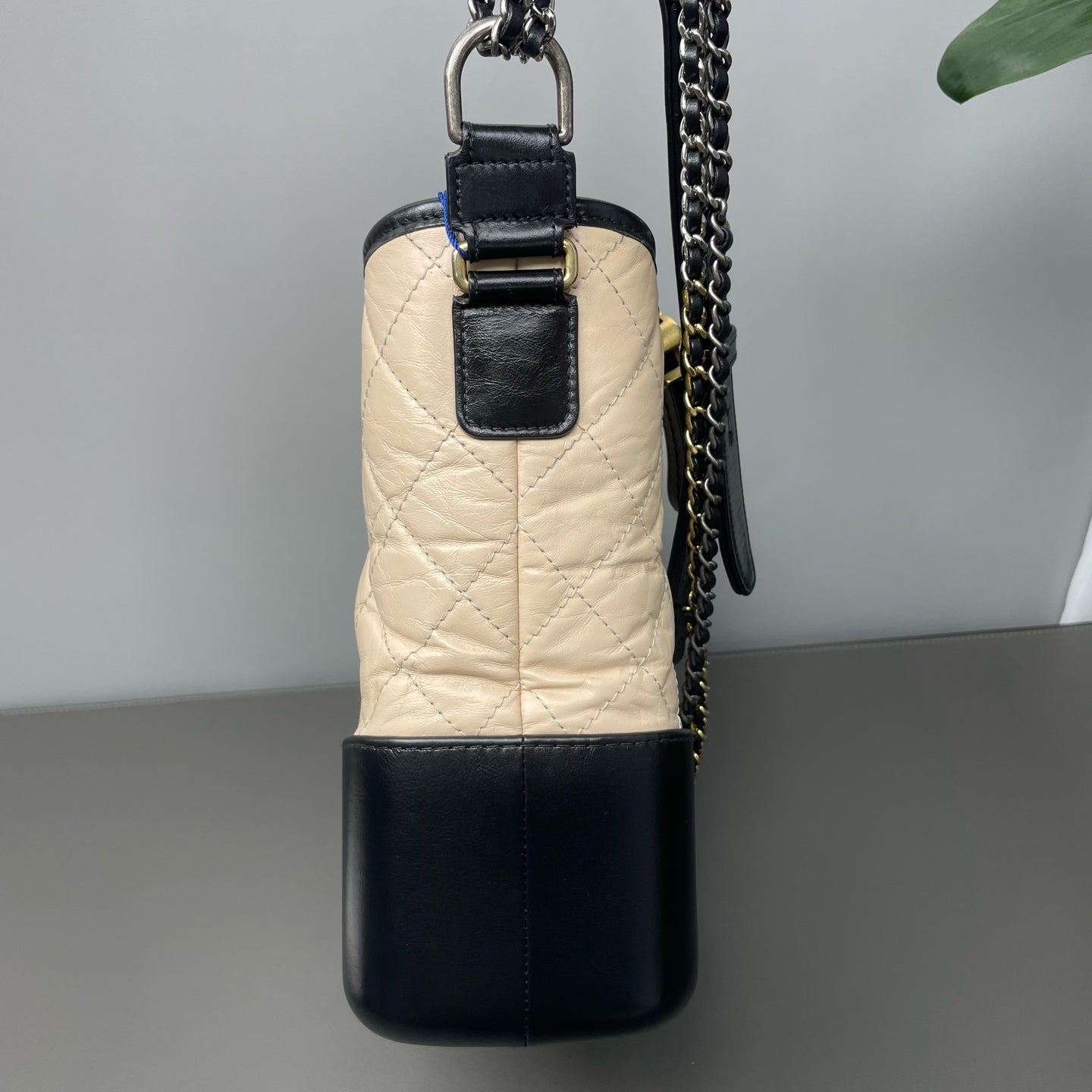 Chanel - Gabrielle Hobo Bag - Vintage calfskin and smooth calfskin - Beige and Black - (Medium)
