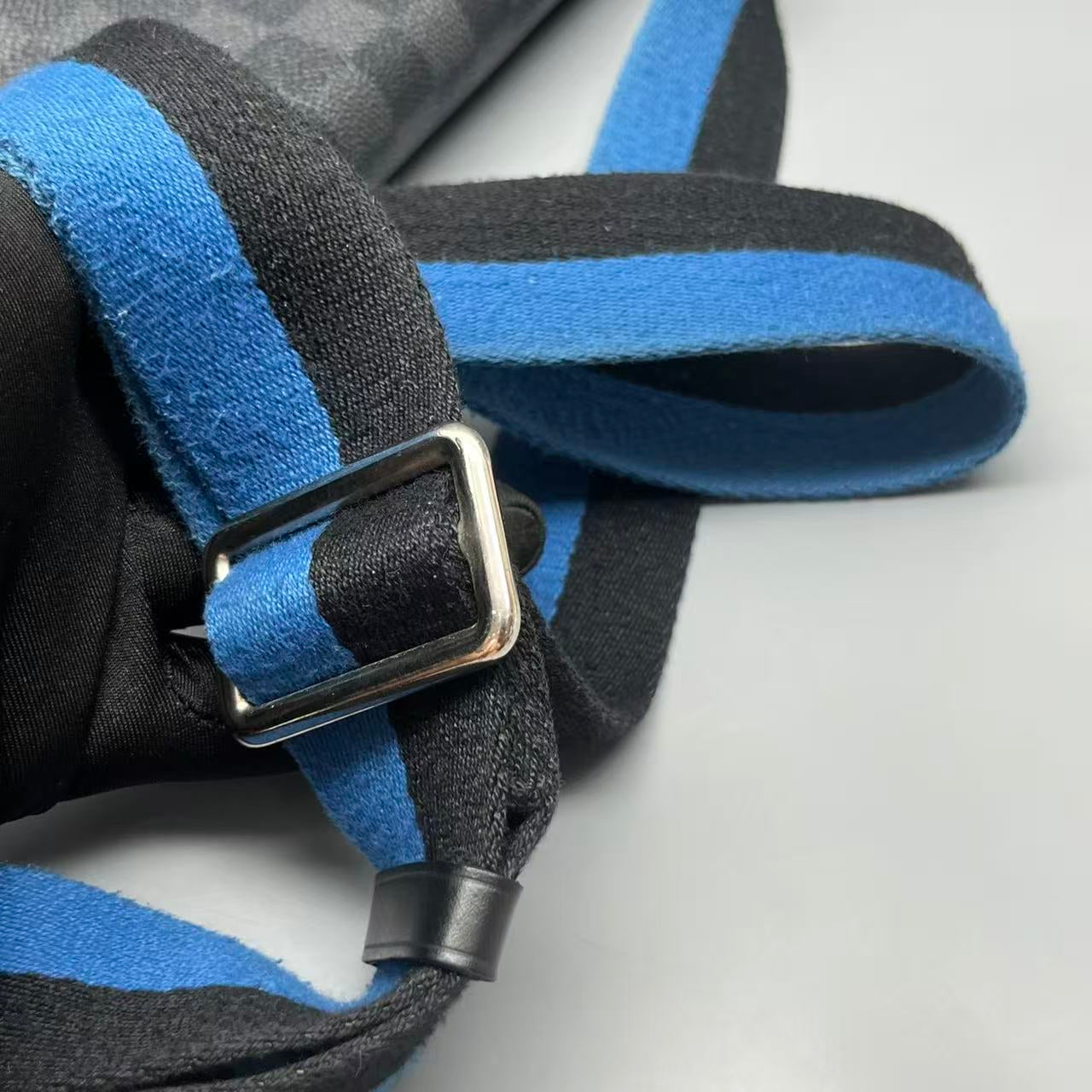 Louis Vuitton - Damier Graphite Messenger Bag - Coated canvas with leather trim and textile strap - Black, Grey, and Blue - (Medium)
