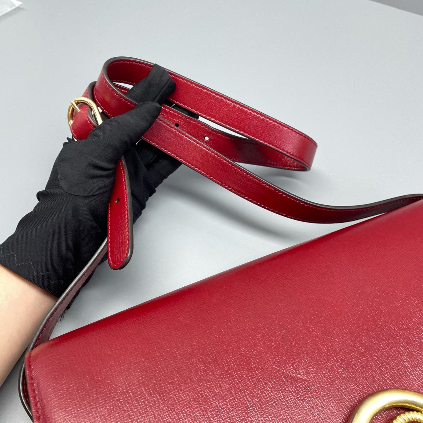 Gucci - Double G Messenger Shoulder Bag - Leather - Red with Gold-Tone Hardware - (Medium)