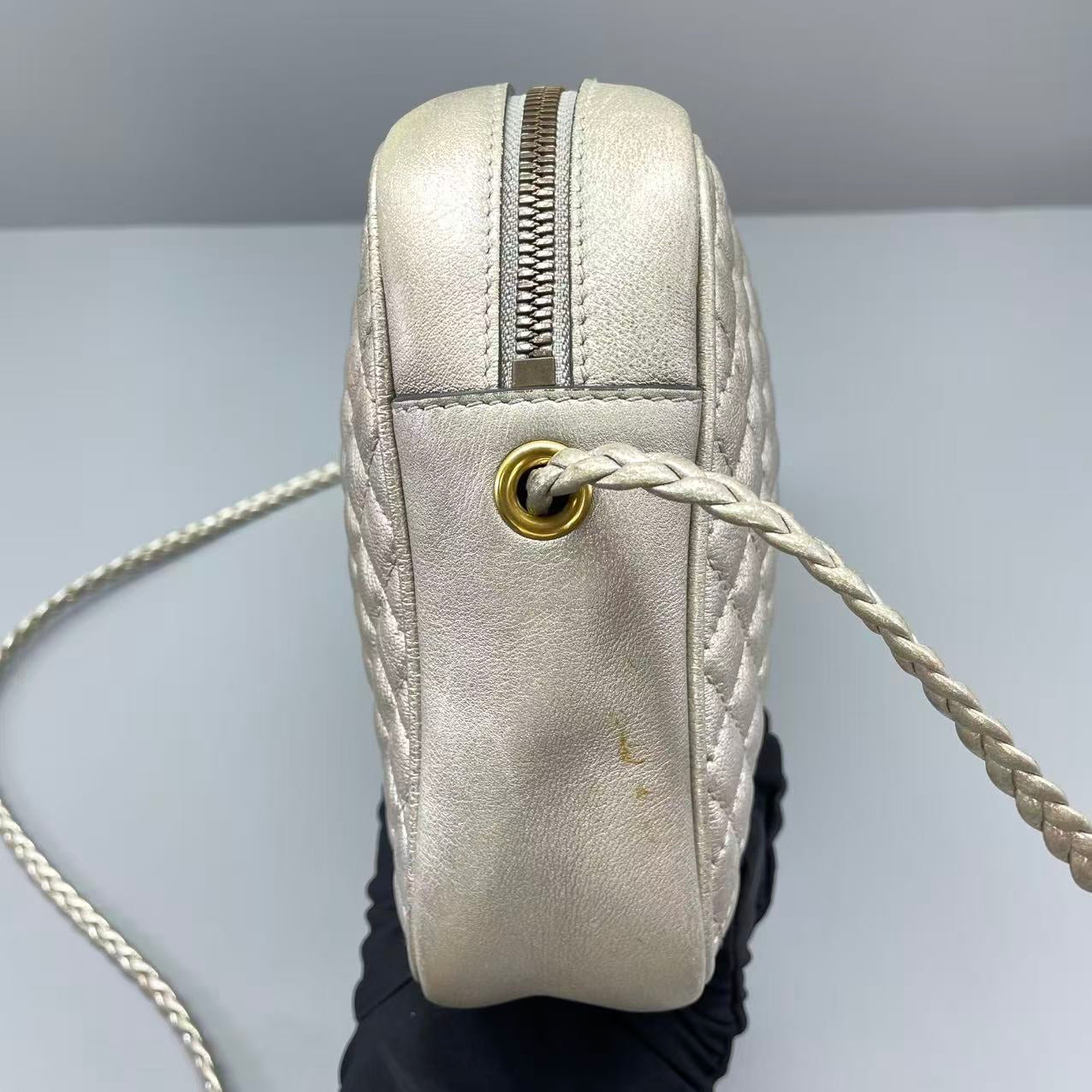 Gucci - GG Marmont Diamond Quilted Camera Bag - Metallic Leather - Silver - (Small)