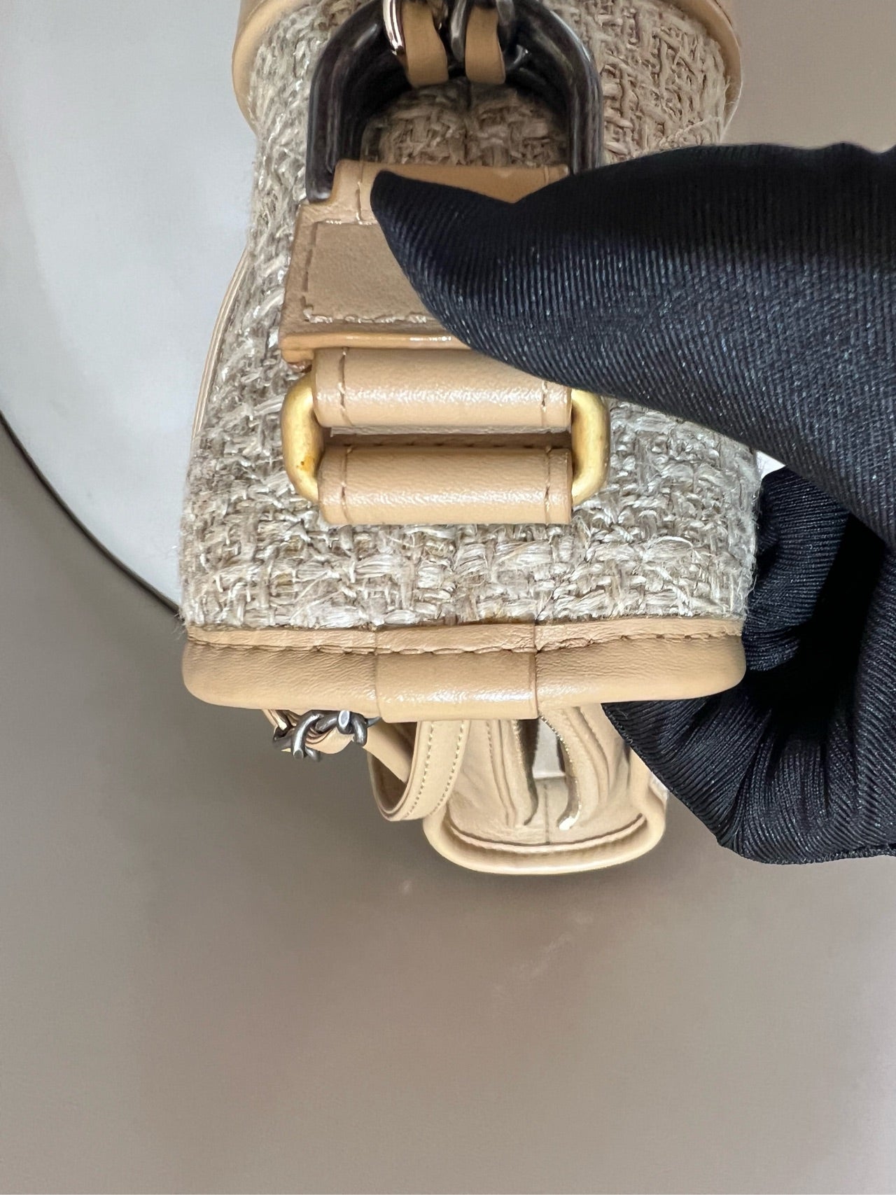 Chanel - Gabrielle Hobo Bag - Tweed and calfskin leather - Beige - (Small)