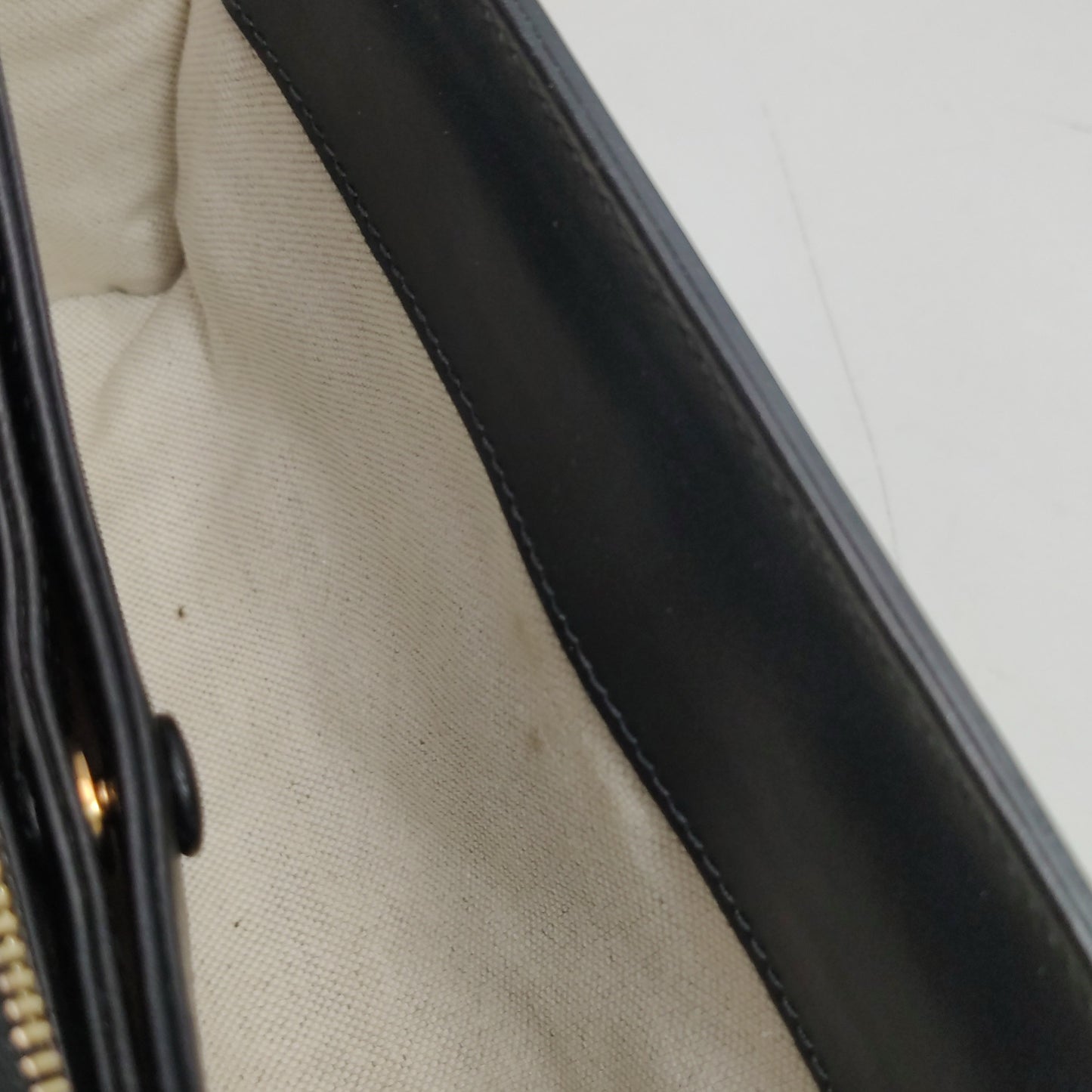 Gucci - GG Matelassé Small Shoulder Bag - Leather - Black - (Small)