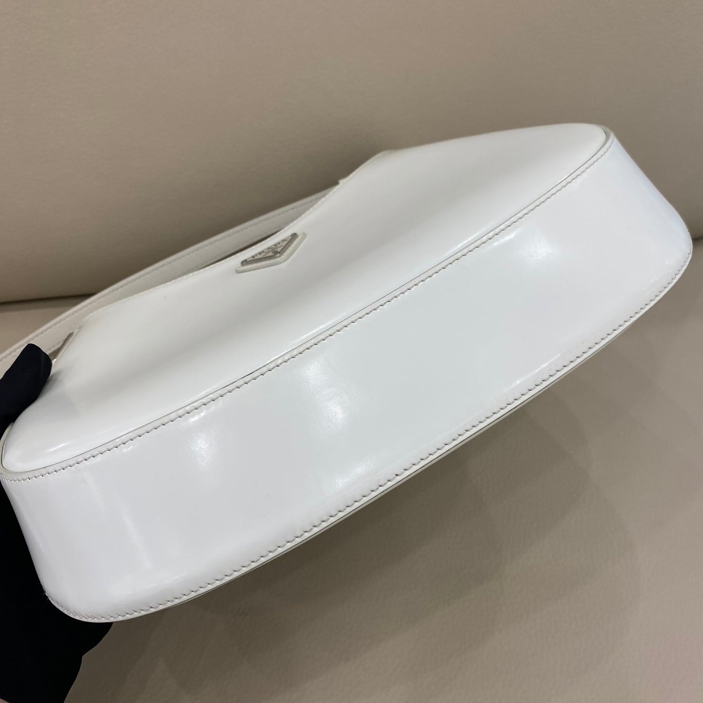 Prada - Cleo Hobo - Patent leather - White - (medium)