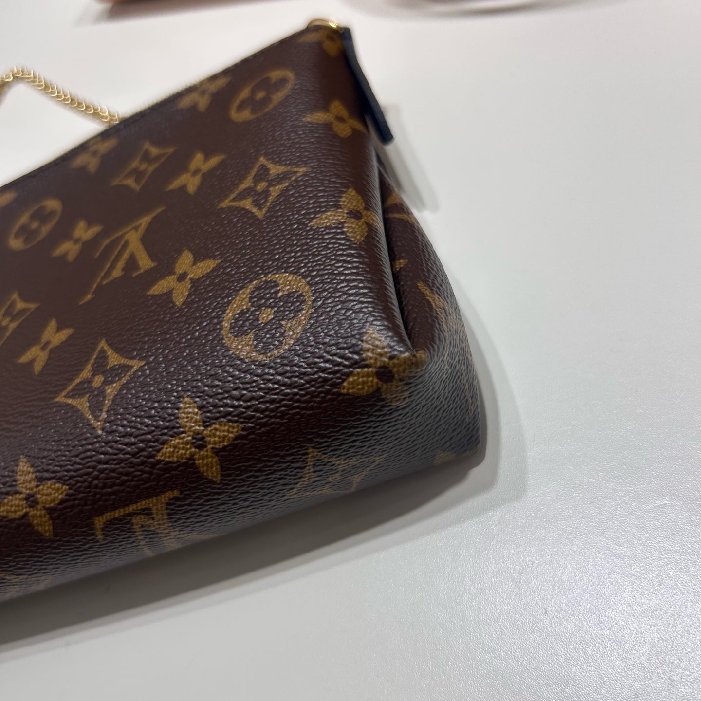 Louis Vuitton - Pochette Félicie - Monogram coated canvas with cowhide-leather trim - Brown - (mini)
