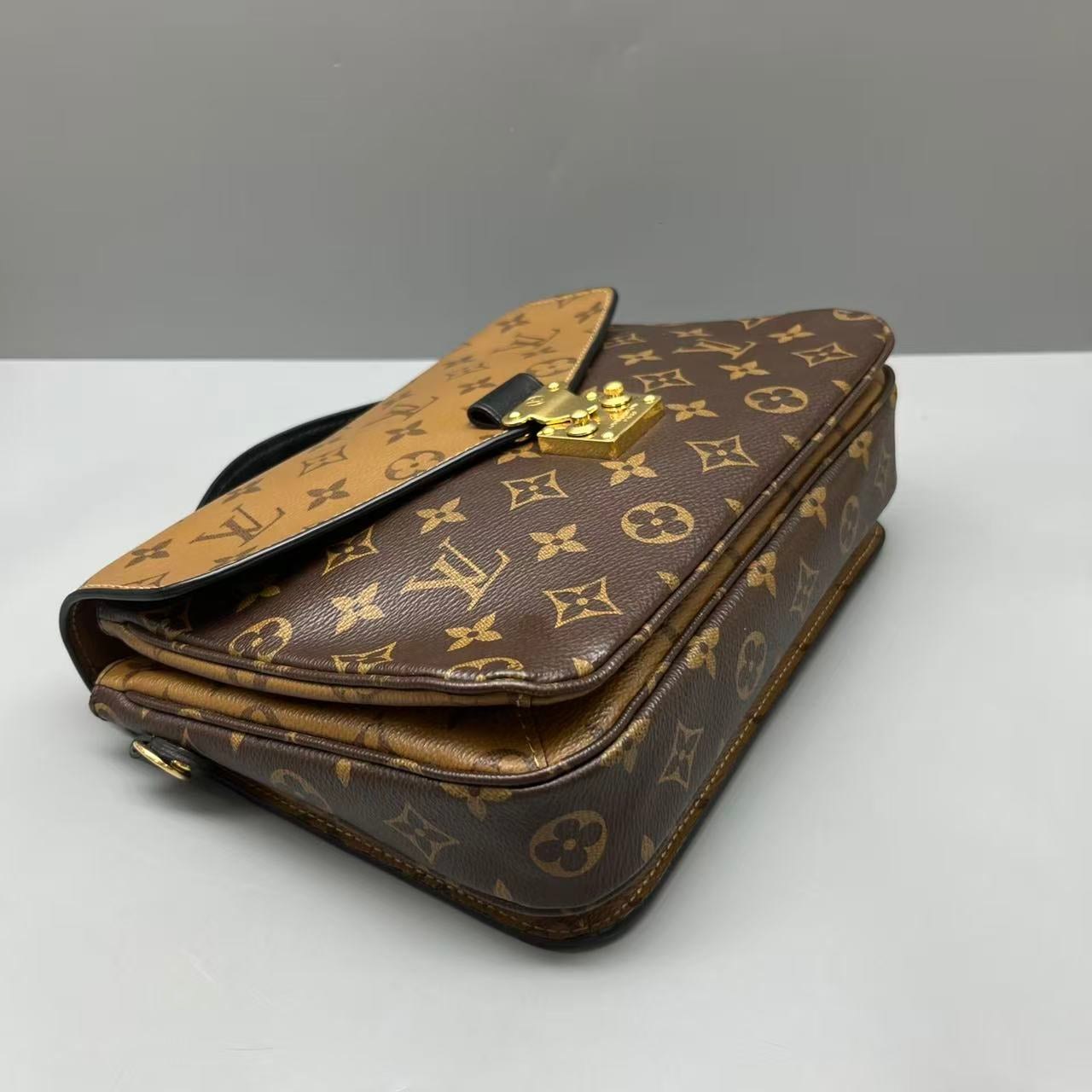 Louis Vuitton - Pochette Metis Monogram Reverse - Synthetic - Multicolour - (medium)