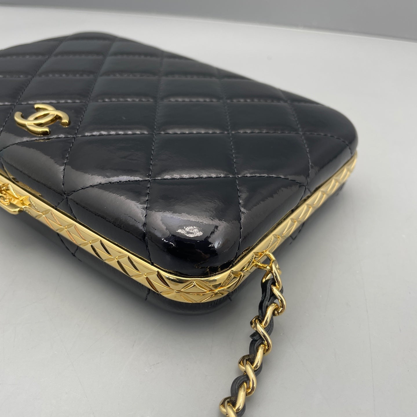 Chanel - Chain Clasp Bag - Patent leather - Black - (Mini)