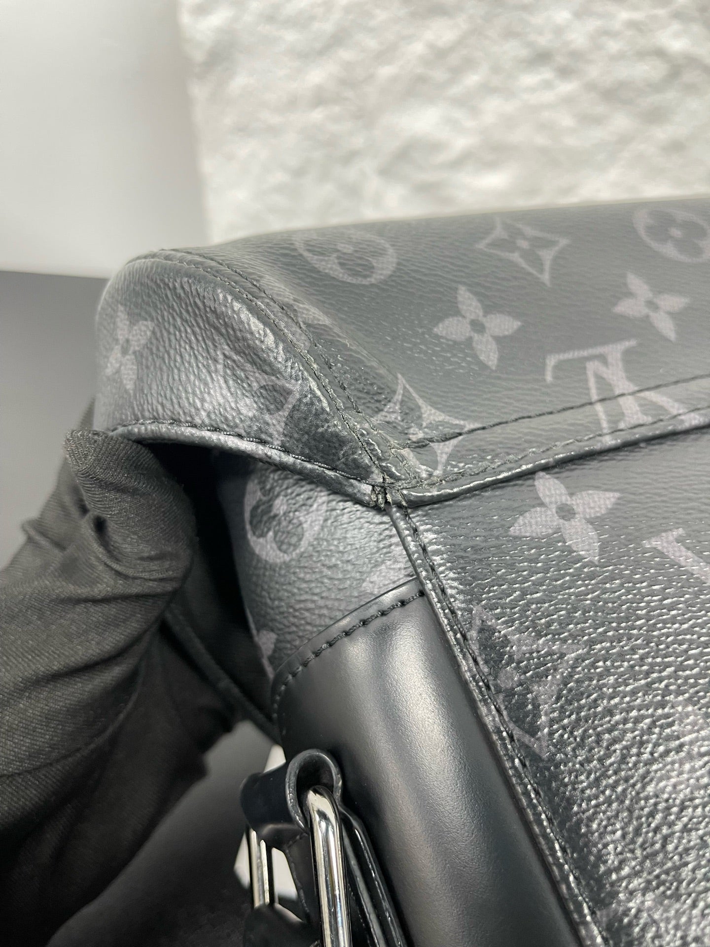 Louis Vuitton - Voyager Messenger Bag - Monogram Eclipse coated canvas with cowhide leather trim - Black - (Medium)