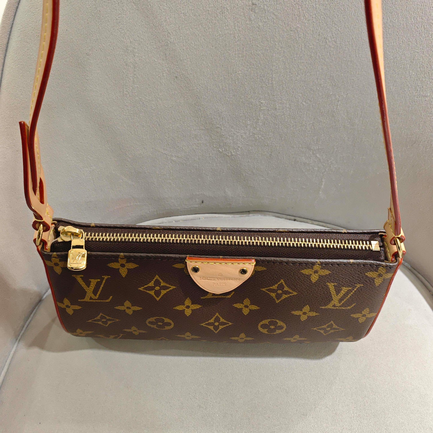 Louis Vuitton - Pochette Accessoires - Monogram coated canvas with Vachetta leather trim - Brown - (mini)