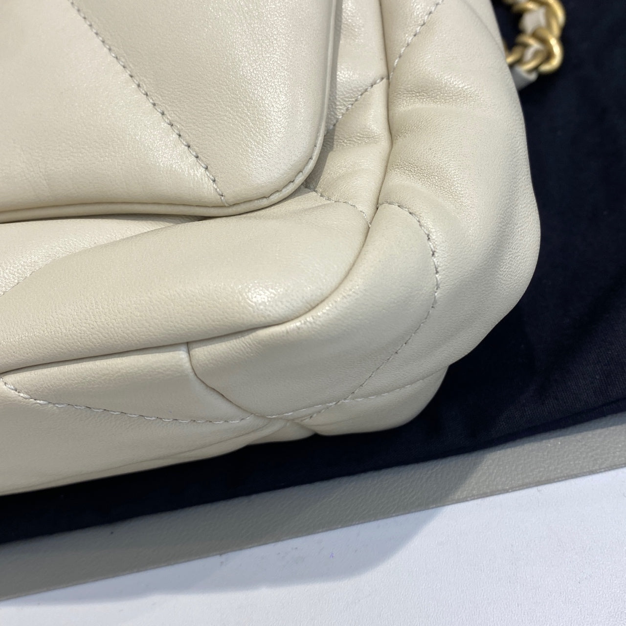 Chanel - 19 Bag Small - Lambskin leather - Beige - (small)