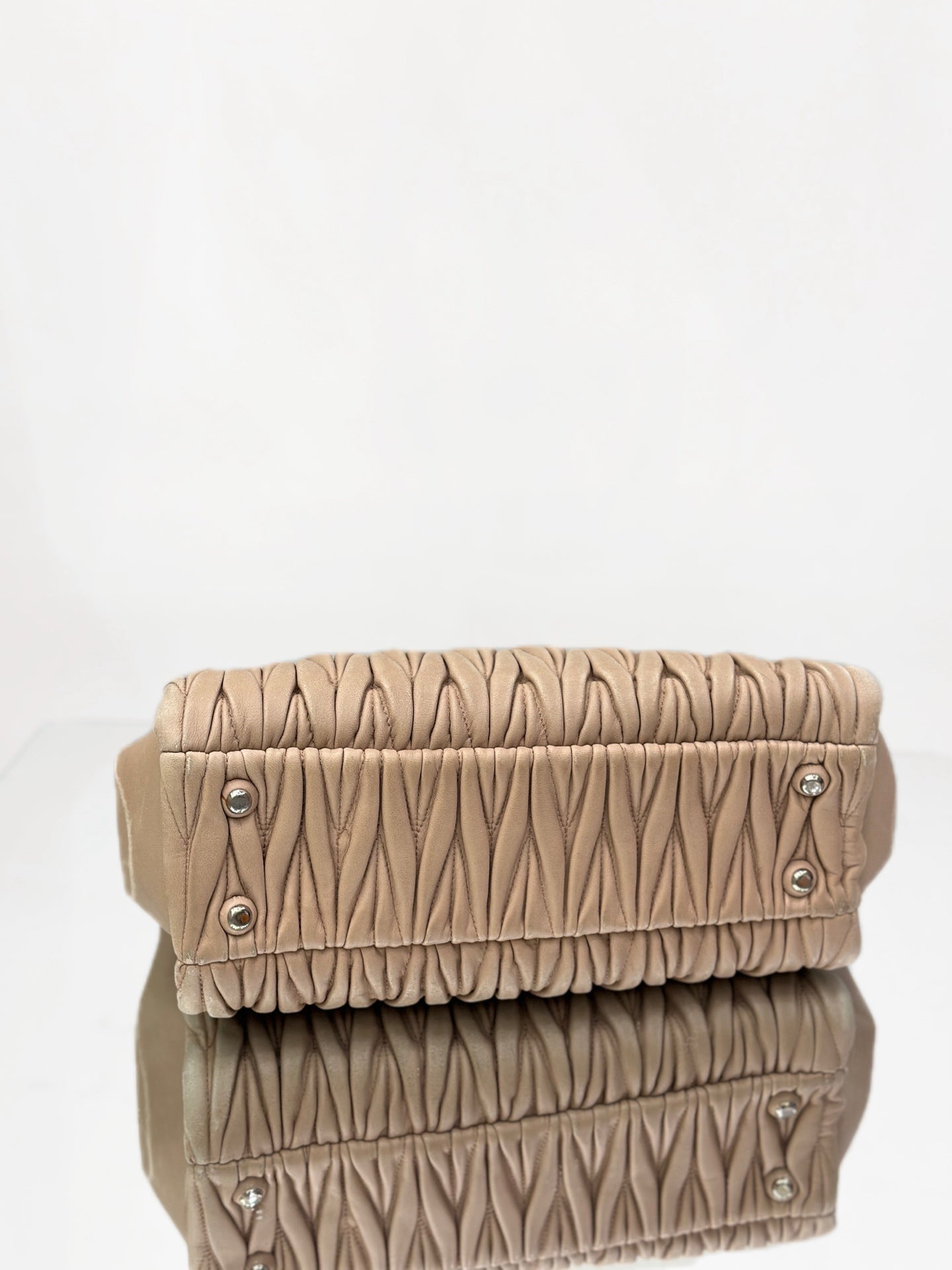 Miu Miu - Matelassé Top Handle Bag - Leather - Beige - (medium)