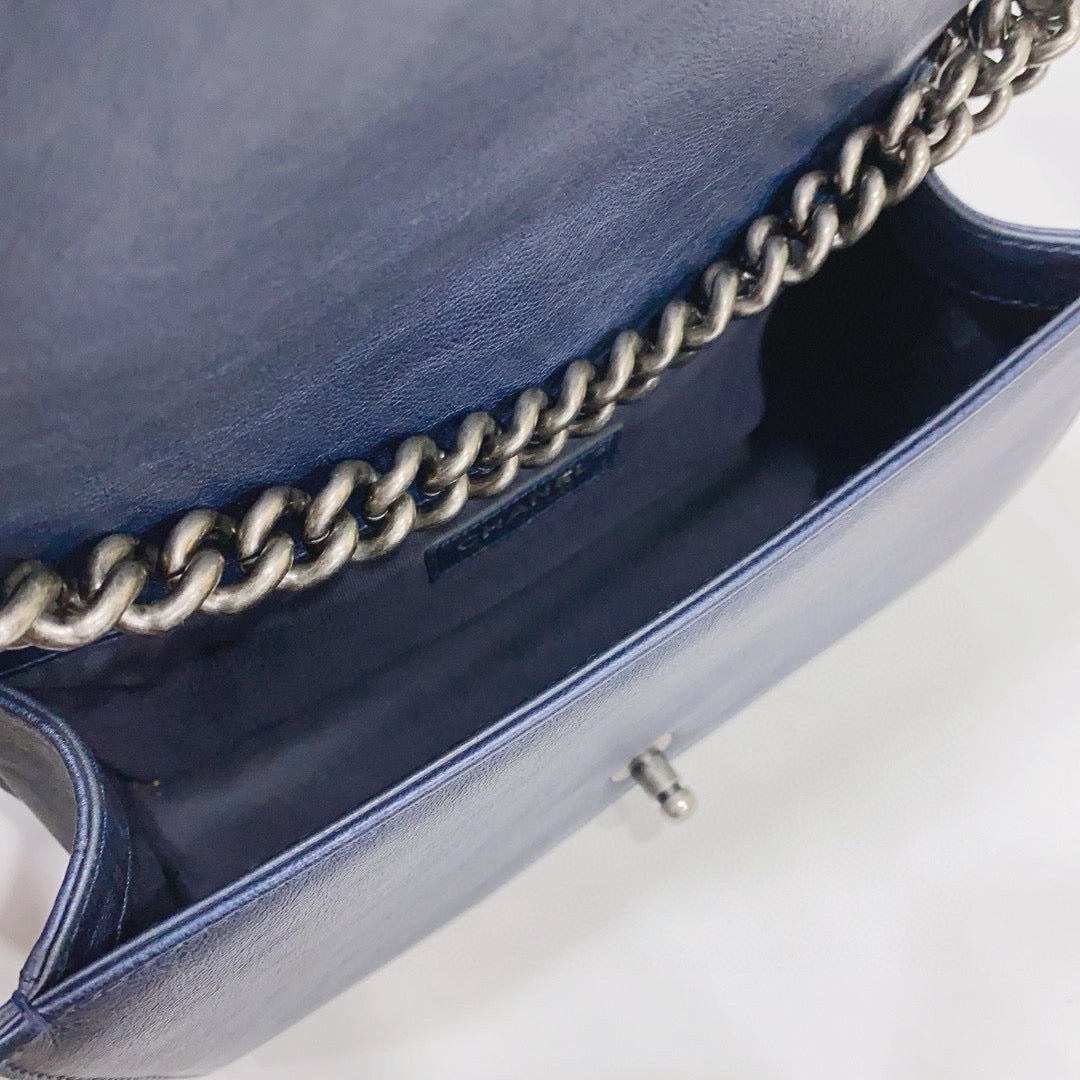Chanel - Le Boy - Calfskin leather - Blue - (Medium)