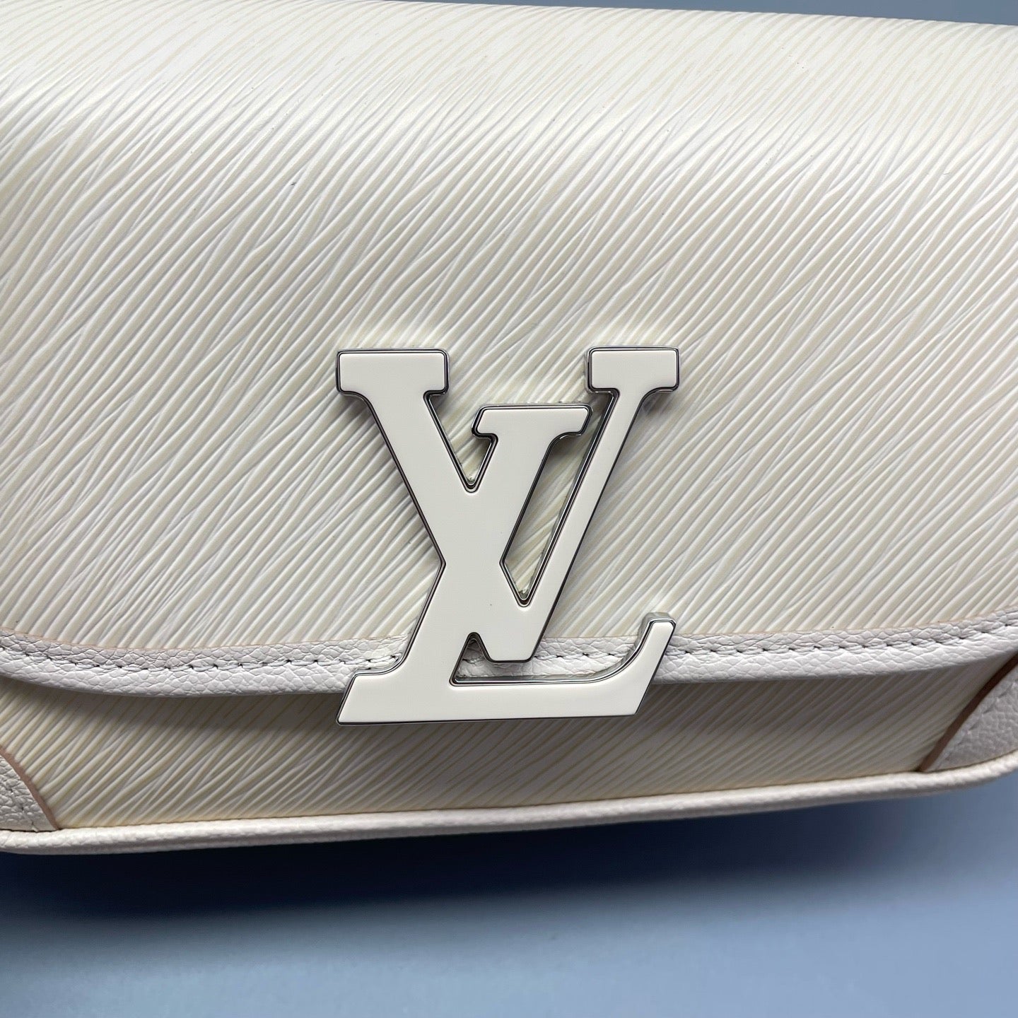 Louis Vuitton - Baguette Shoulder Bag - Epi leather - White - (Small)