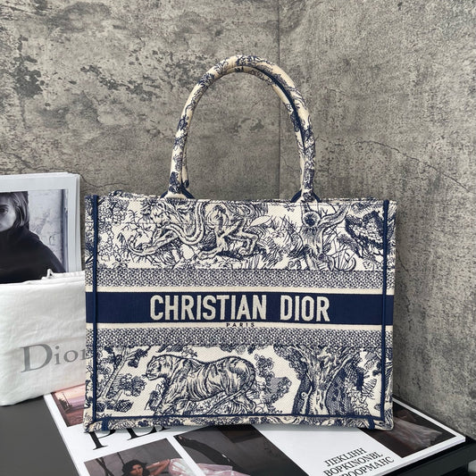 Dior - Book Tote Medium - Embroidered Canvas - Blue - (medium)