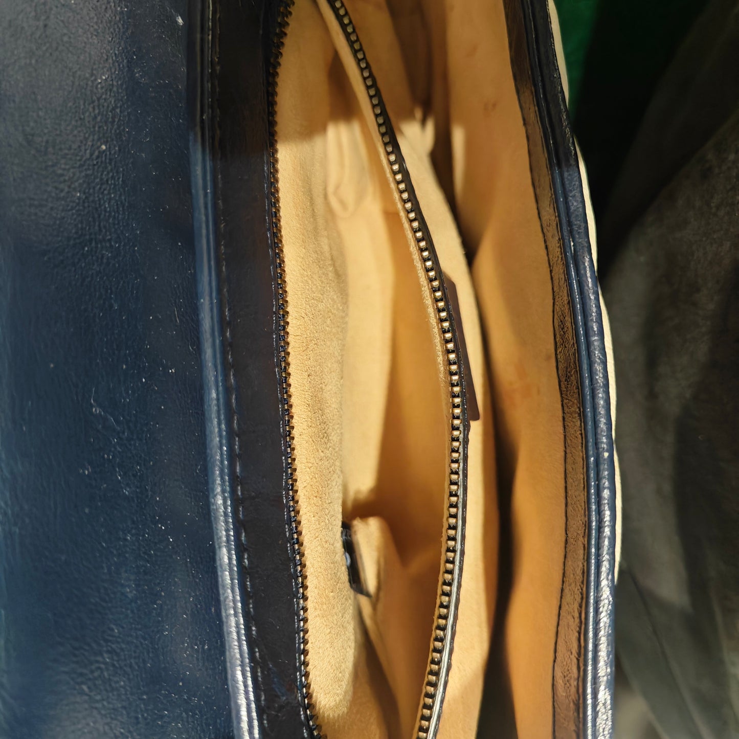 Gucci - Marmont - Leather - Beige with Navy Accents - (medium)