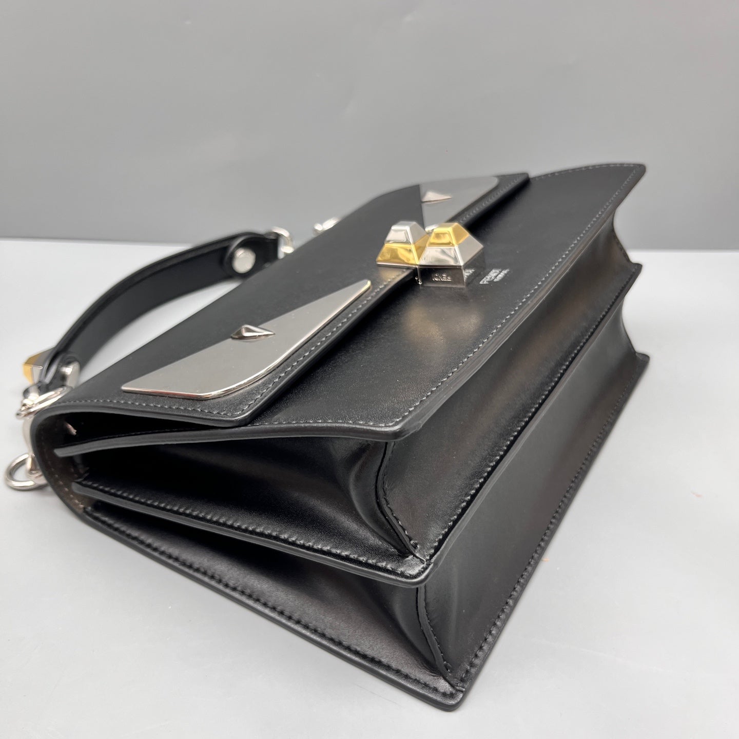 Fendi - Monster Messenger Bag - Leather - Black - (medium)