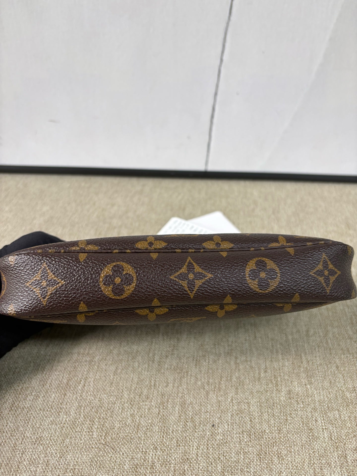 Louis Vuitton - Pochette Accessoires - Monogram coated canvas with Vachetta leather trim - Brown - (mini)