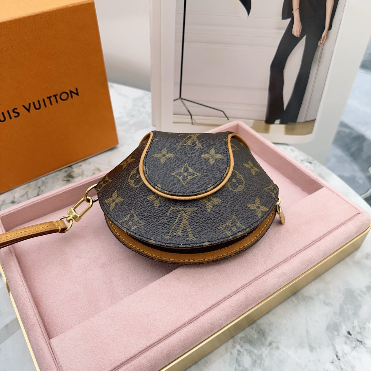 Louis Vuitton - Ellipse Mini Clutch - Monogram coated canvas with Vachetta leather trim - Brown - (mini)